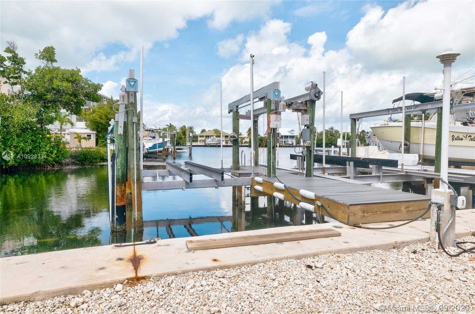 Small Image of 106 WEST PIRATES COVE DR, Marathon Number 16