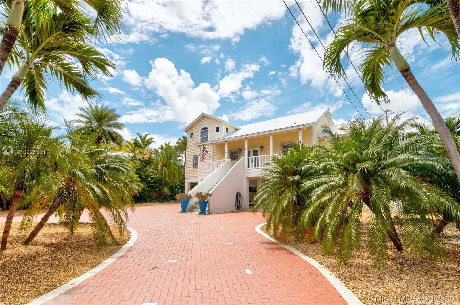 Small Image of 106 WEST PIRATES COVE DR, Marathon Number 17