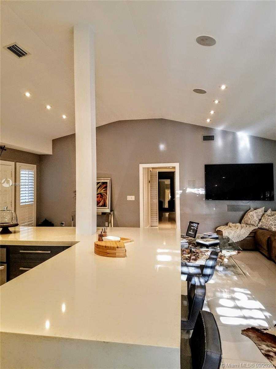 Small Image of 6440 SOUTH WEST 144TH ST, Coral Gables Number 15