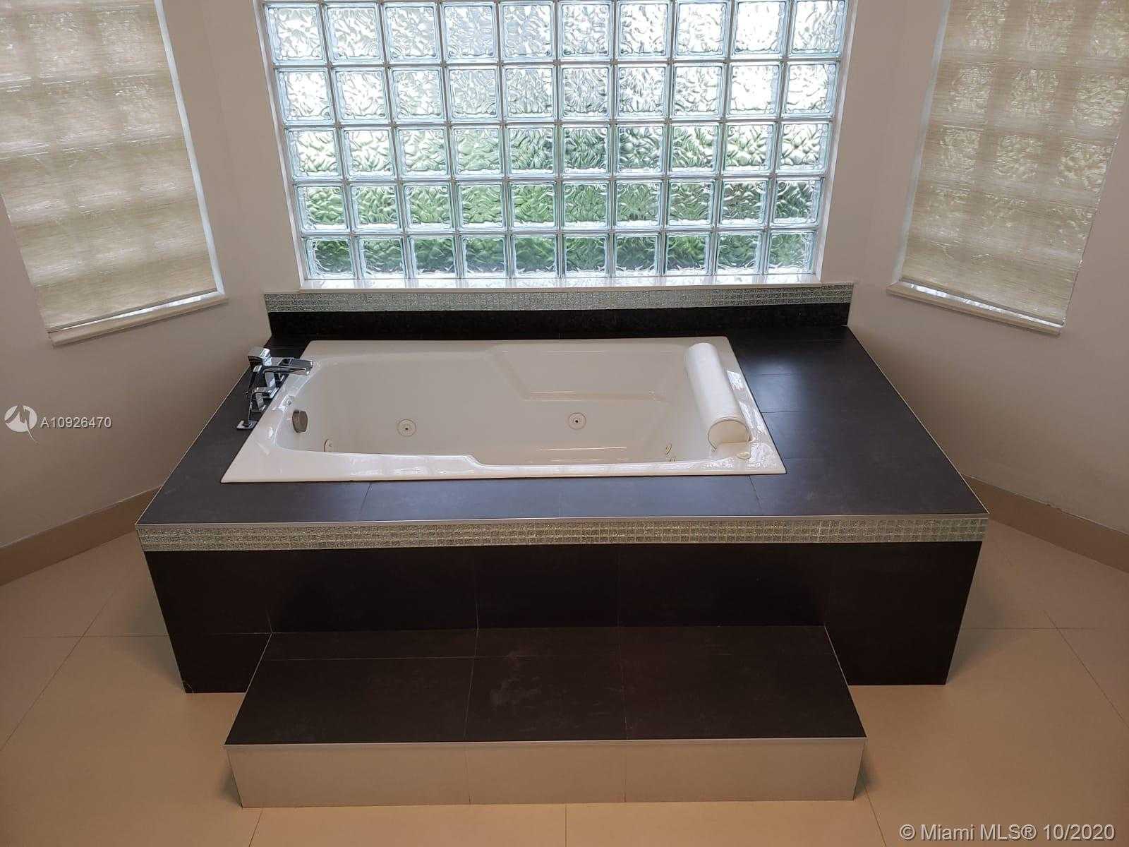 Small Image of 14954 SOUTH WEST 39TH ST, Davie Number 24