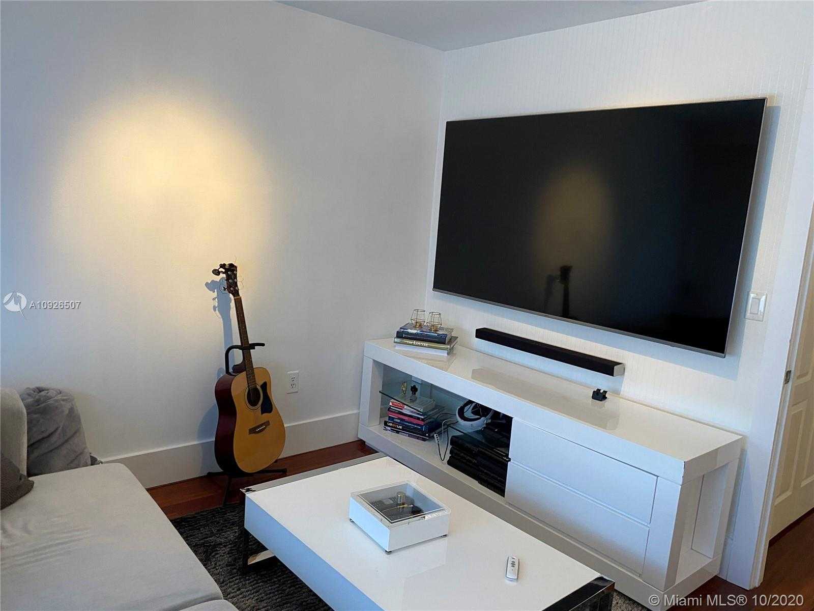Small Image of 2752 SOUTH WEST 11TH ST, Miami Number 16