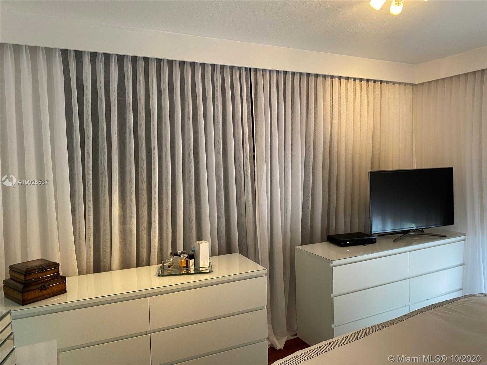 Small Image of 2752 SOUTH WEST 11TH ST, Miami Number 23