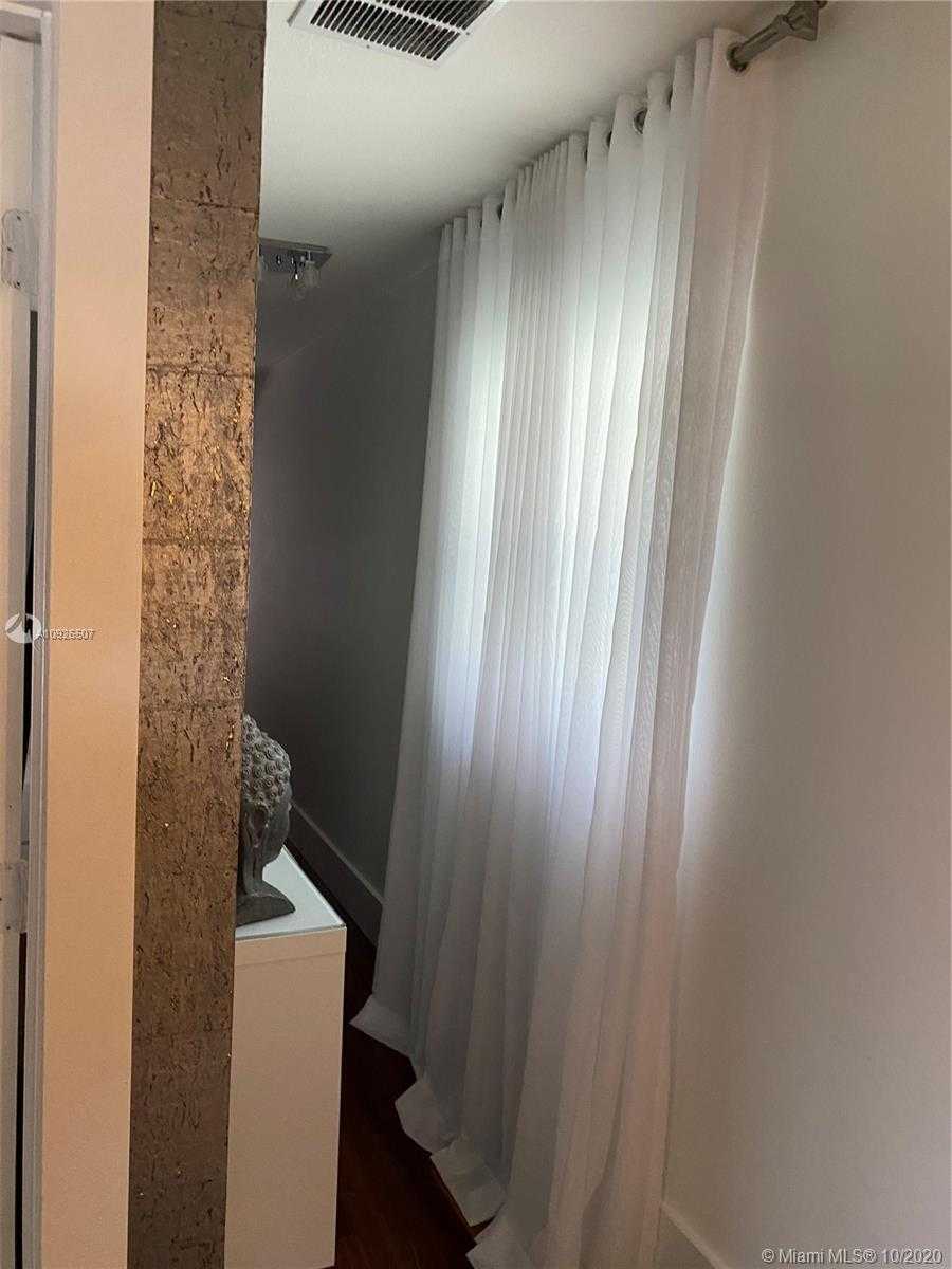 Small Image of 2752 SOUTH WEST 11TH ST, Miami Number 27