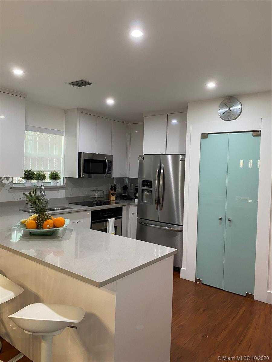 Small Image of 2752 SOUTH WEST 11TH ST, Miami Number 6