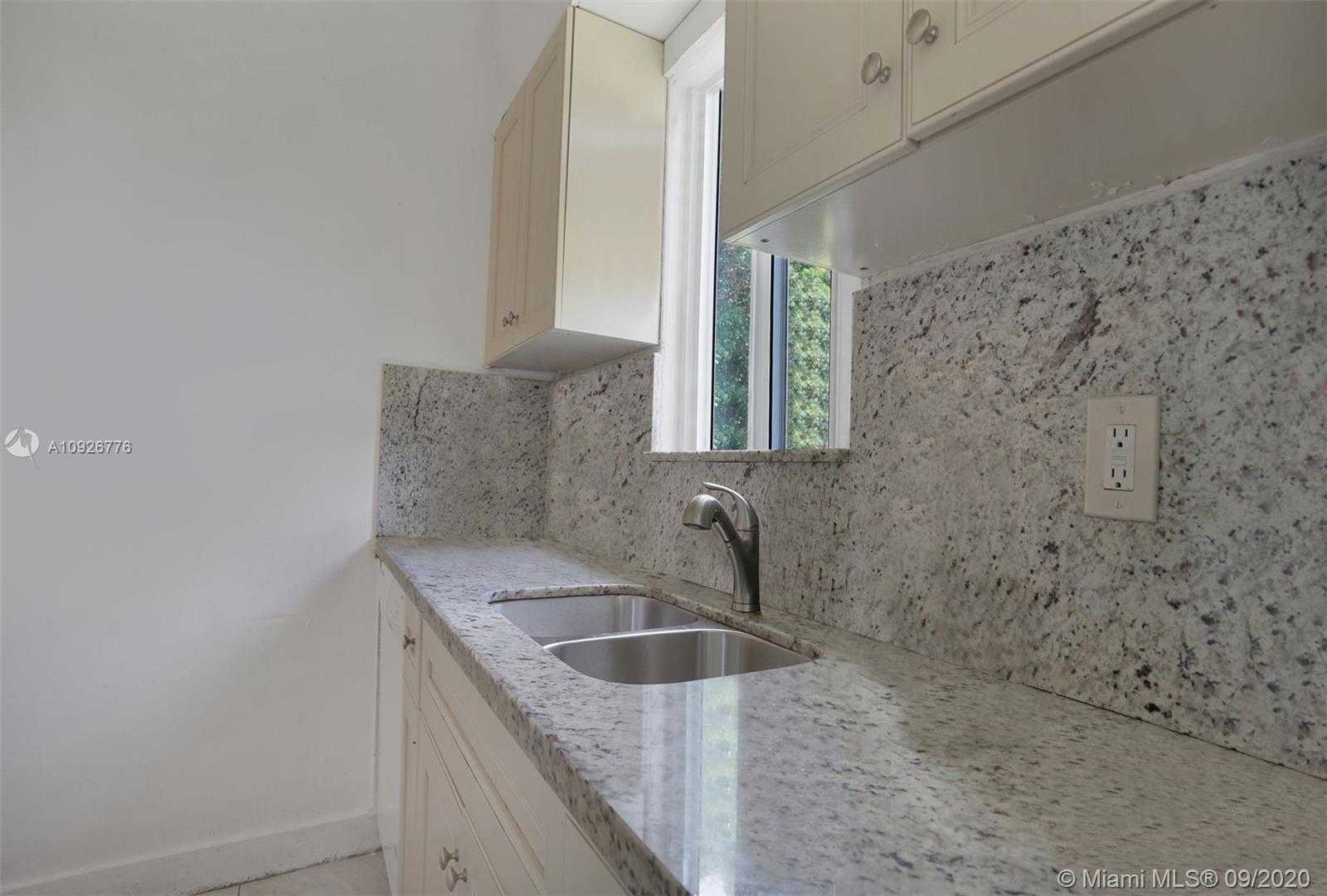 Small Image of 8629 NORTH EAST 8TH CT, Miami Number 11
