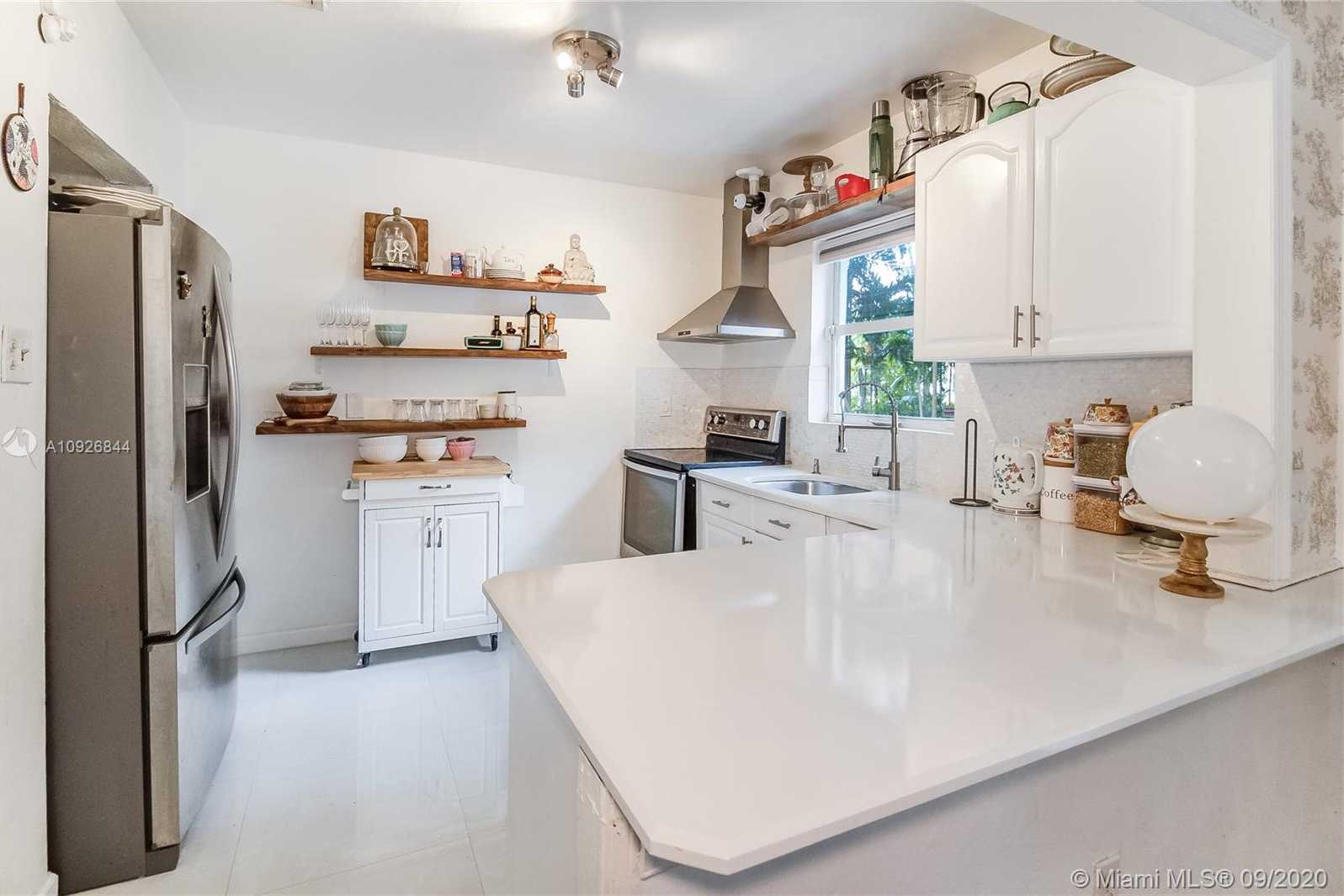 Small Image of 9509 NORTH MIAMI AVE, Miami Shores Number 3
