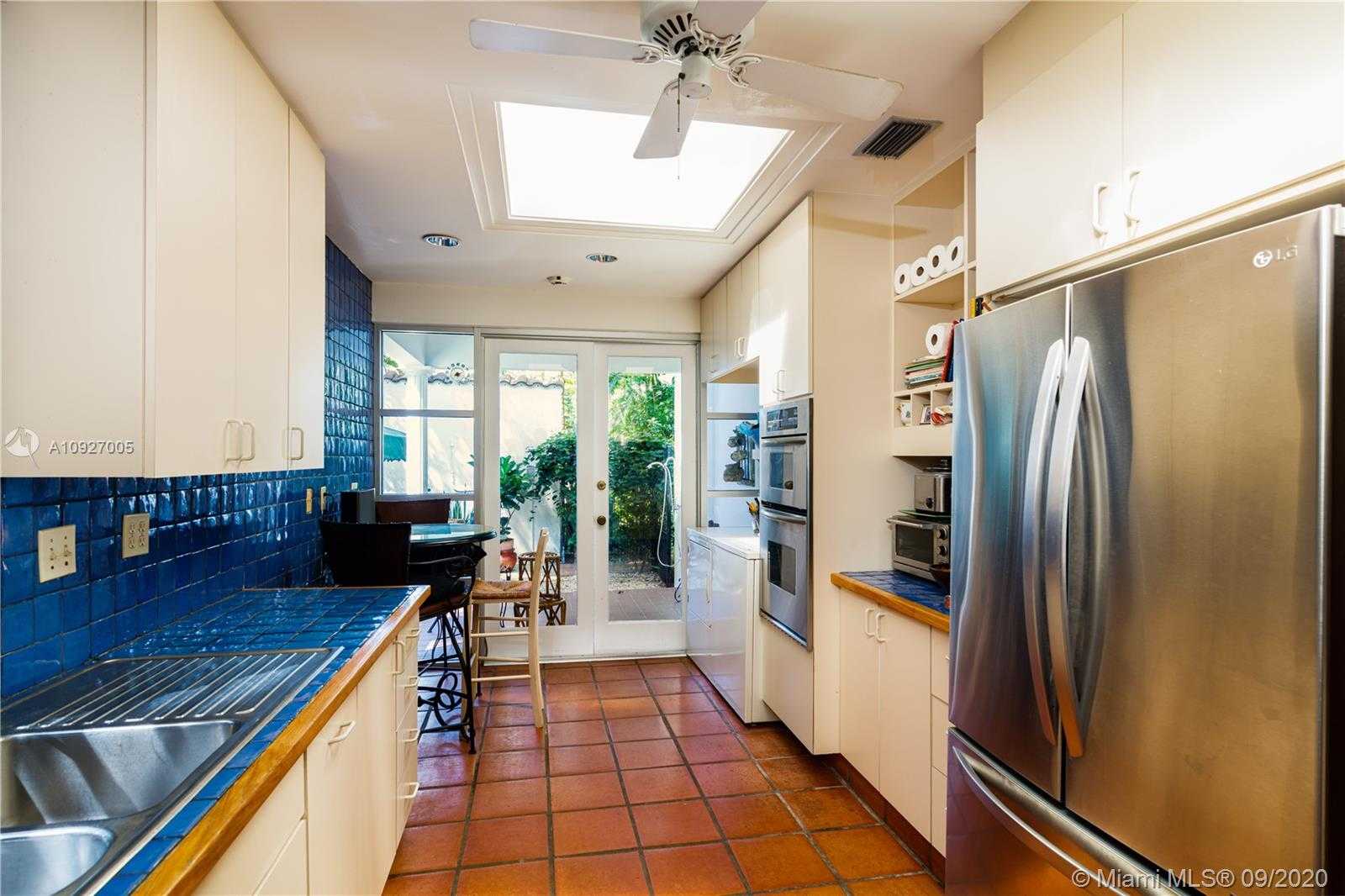 Small Image of 1763 ESPANOLA DR, Miami Number 11