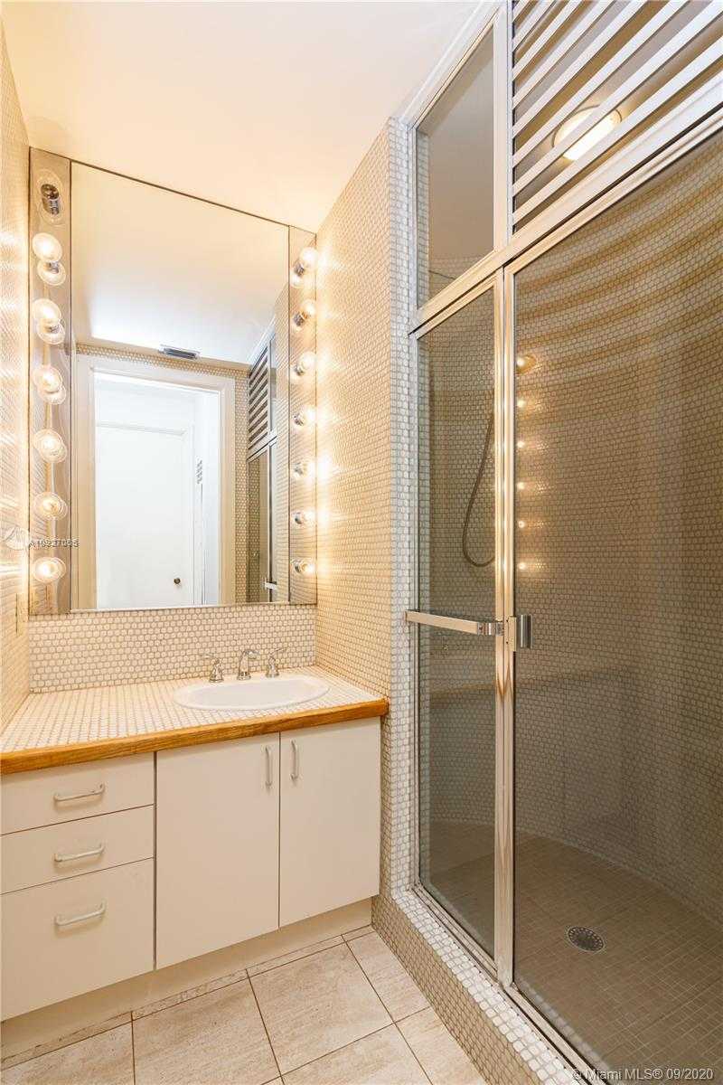 Small Image of 1763 ESPANOLA DR, Miami Number 13