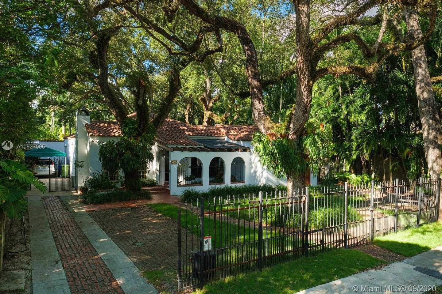 Small Image of 1763 ESPANOLA DR, Miami Number 2