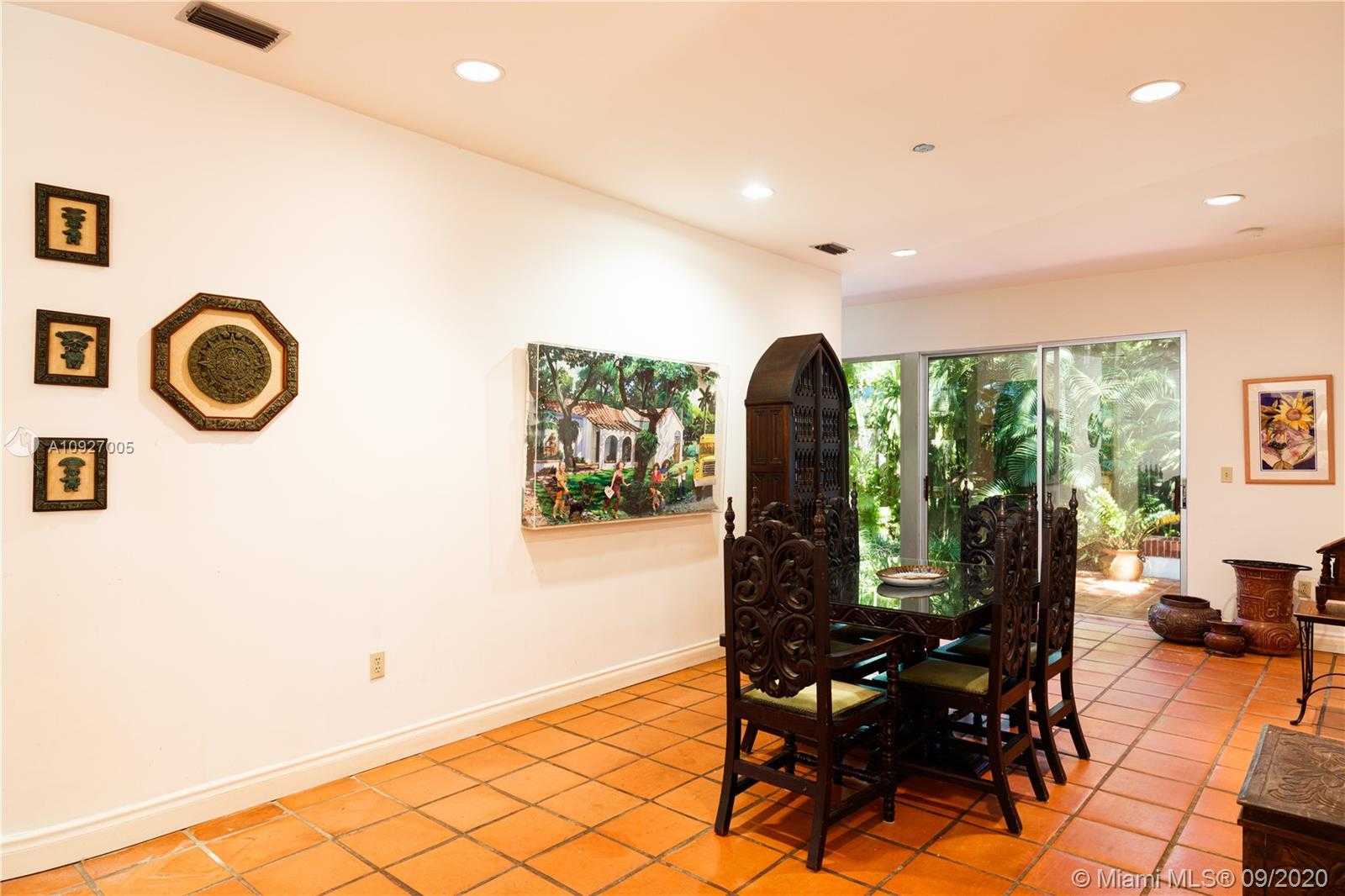 Small Image of 1763 ESPANOLA DR, Miami Number 6