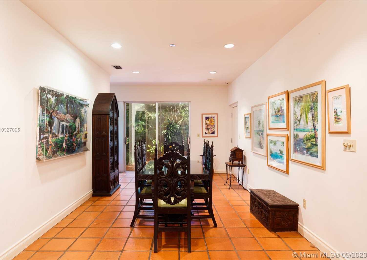 Small Image of 1763 ESPANOLA DR, Miami Number 7