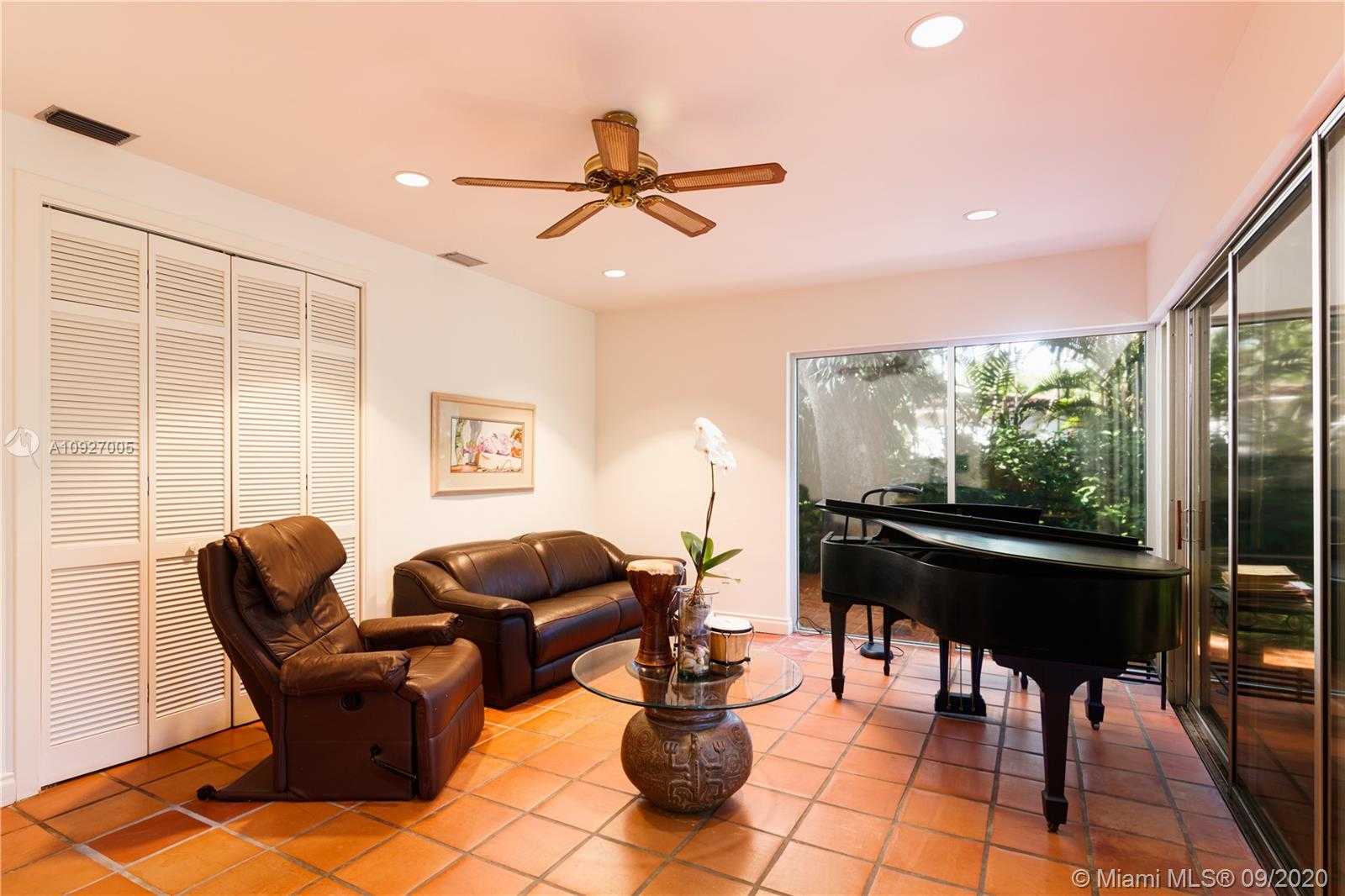 Small Image of 1763 ESPANOLA DR, Miami Number 8