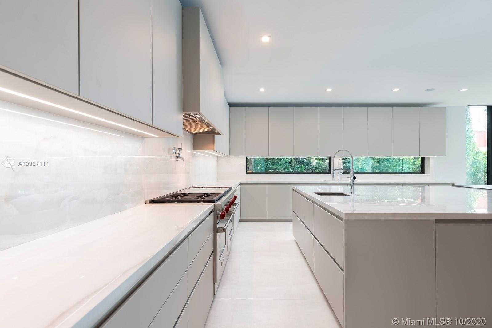 Small Image of 5470 SUNSET DR, Miami Number 14