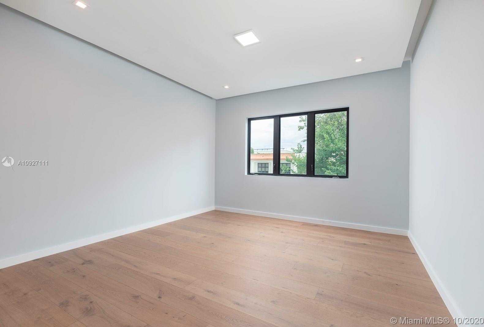 Small Image of 5470 SUNSET DR, Miami Number 20