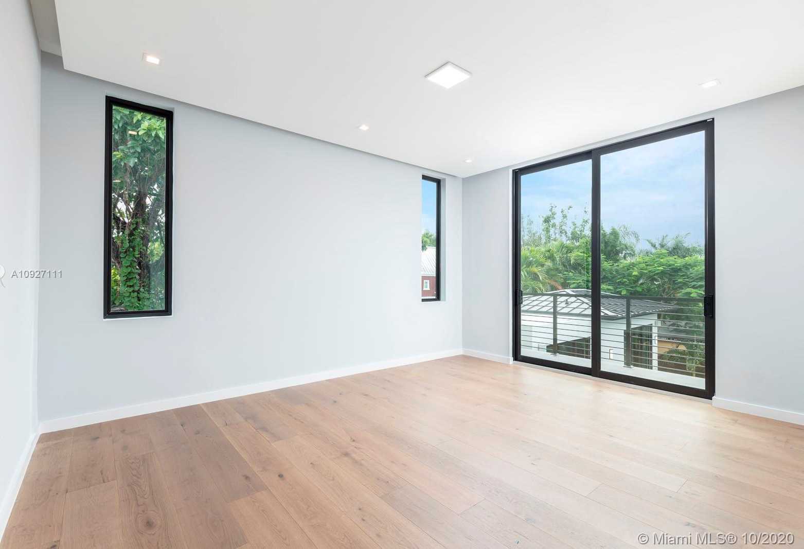 Small Image of 5470 SUNSET DR, Miami Number 23