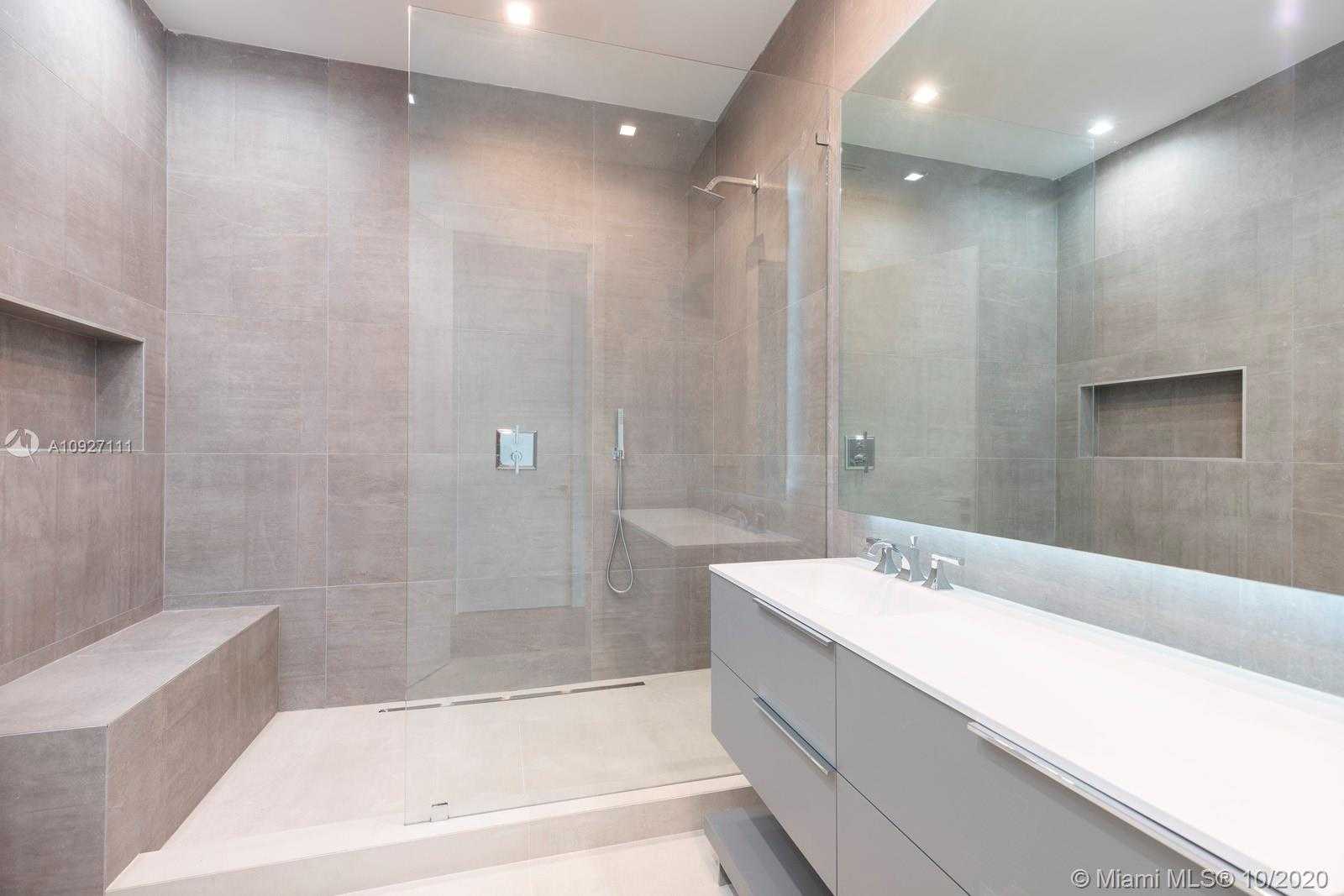 Small Image of 5470 SUNSET DR, Miami Number 24