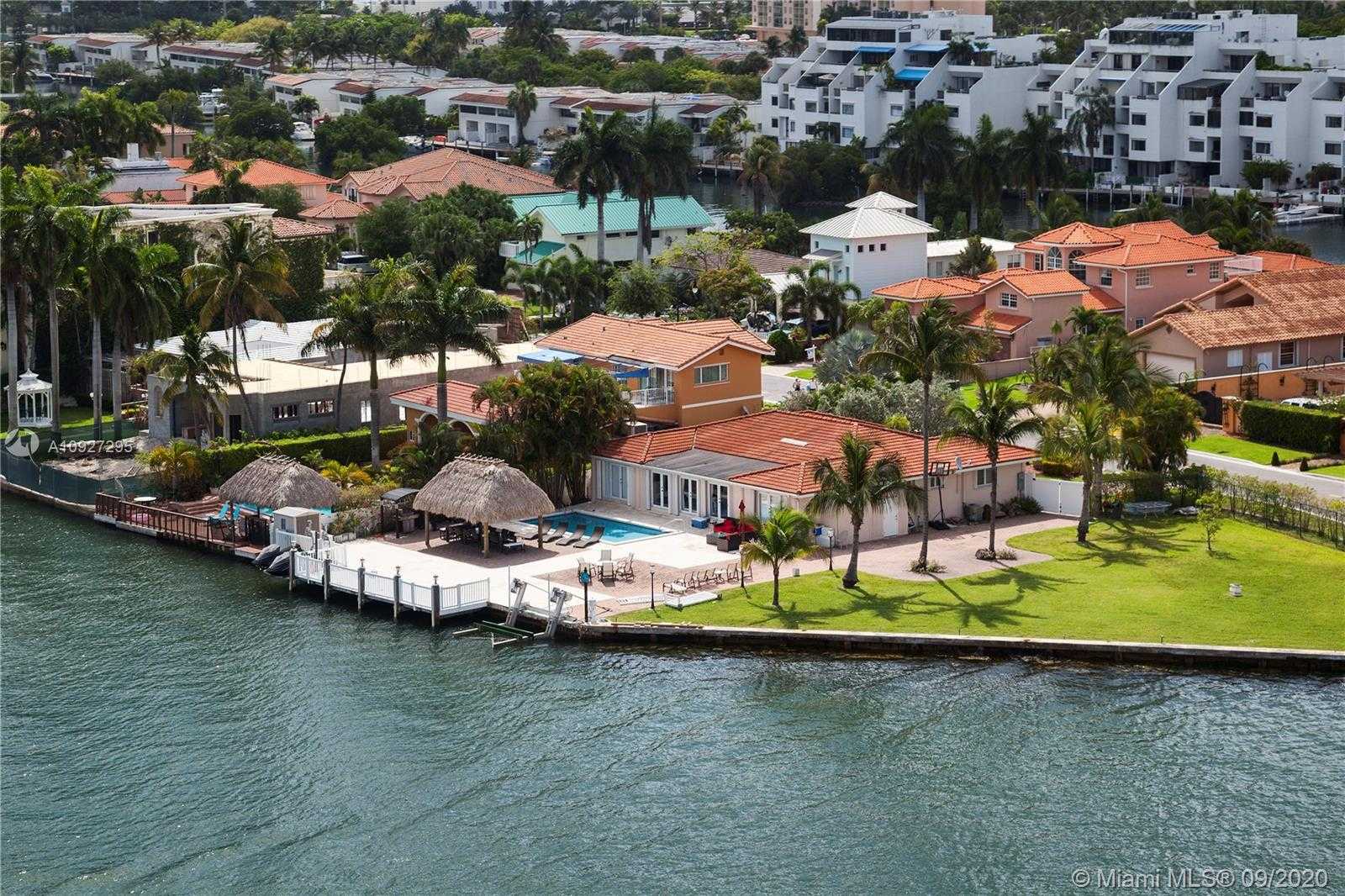Small Image of 333 ATLANTIC ISLE, Sunny Isles Beach Number 2
