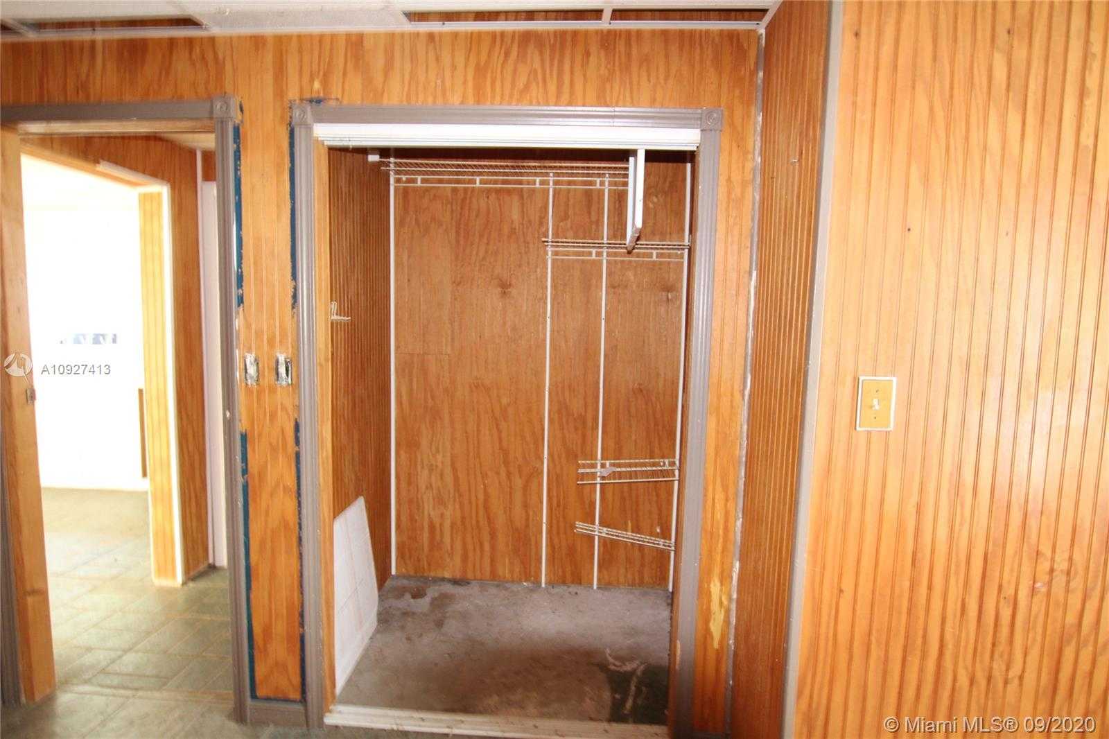Small Image of 1052 10TH STREET, Bulkhead Ridge Number 11