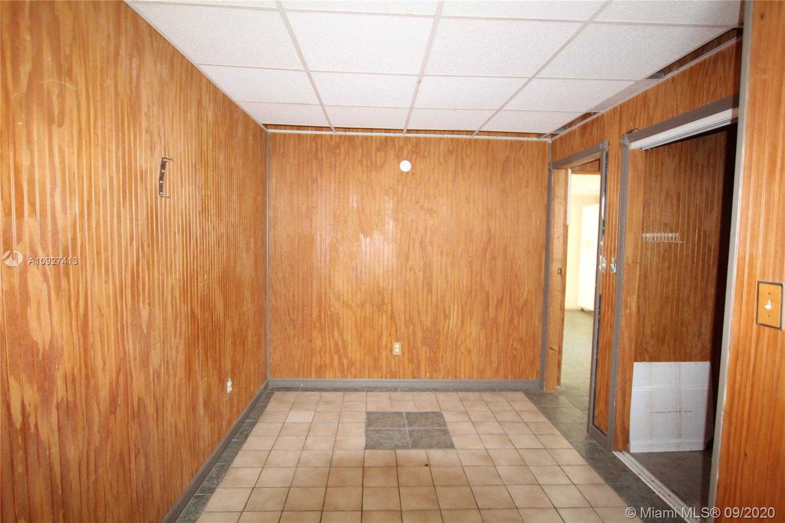 Small Image of 1052 10TH STREET, Bulkhead Ridge Number 12