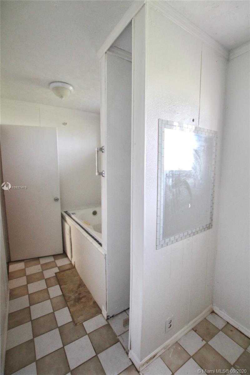 Small Image of 1052 10TH STREET, Bulkhead Ridge Number 15
