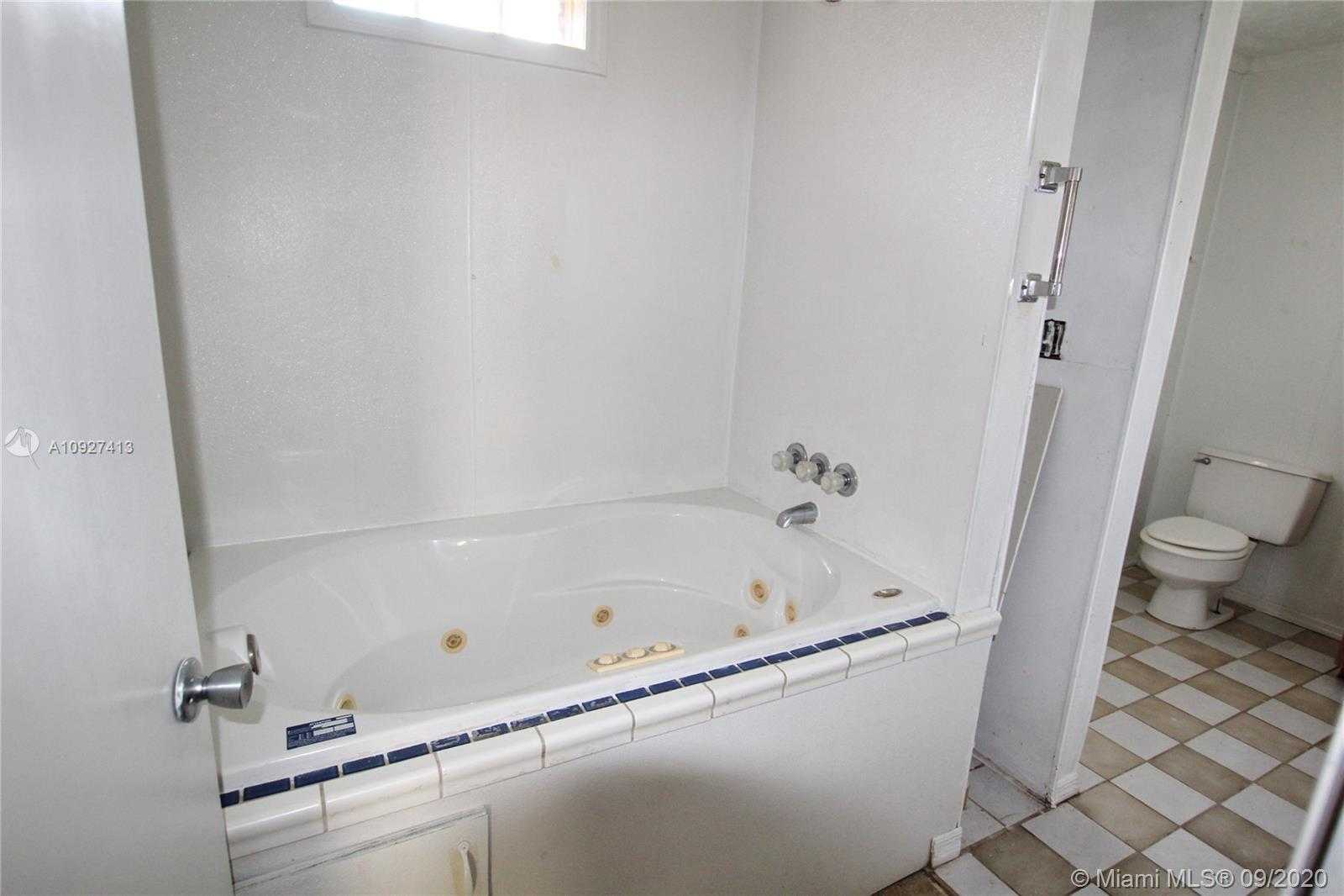Small Image of 1052 10TH STREET, Bulkhead Ridge Number 16