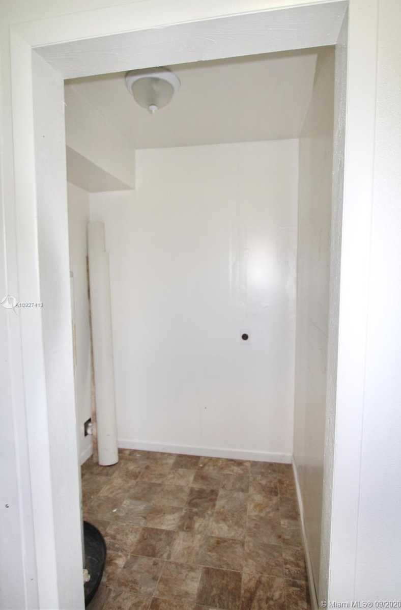 Small Image of 1052 10TH STREET, Bulkhead Ridge Number 18