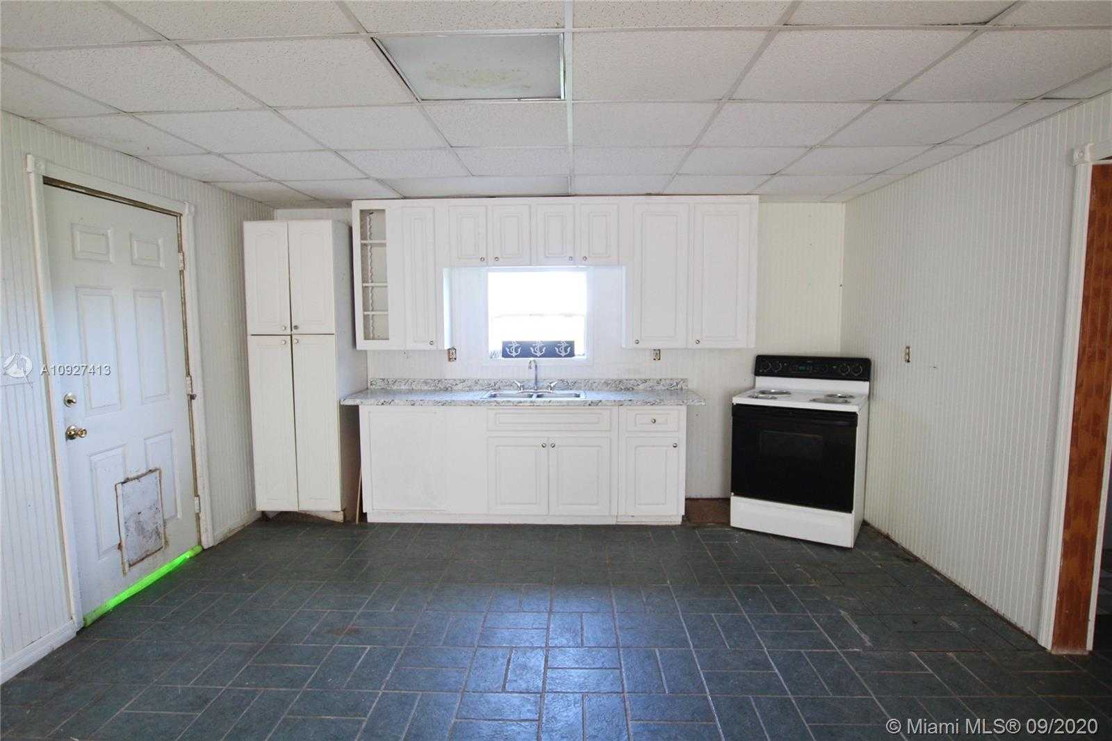Small Image of 1052 10TH STREET, Bulkhead Ridge Number 4