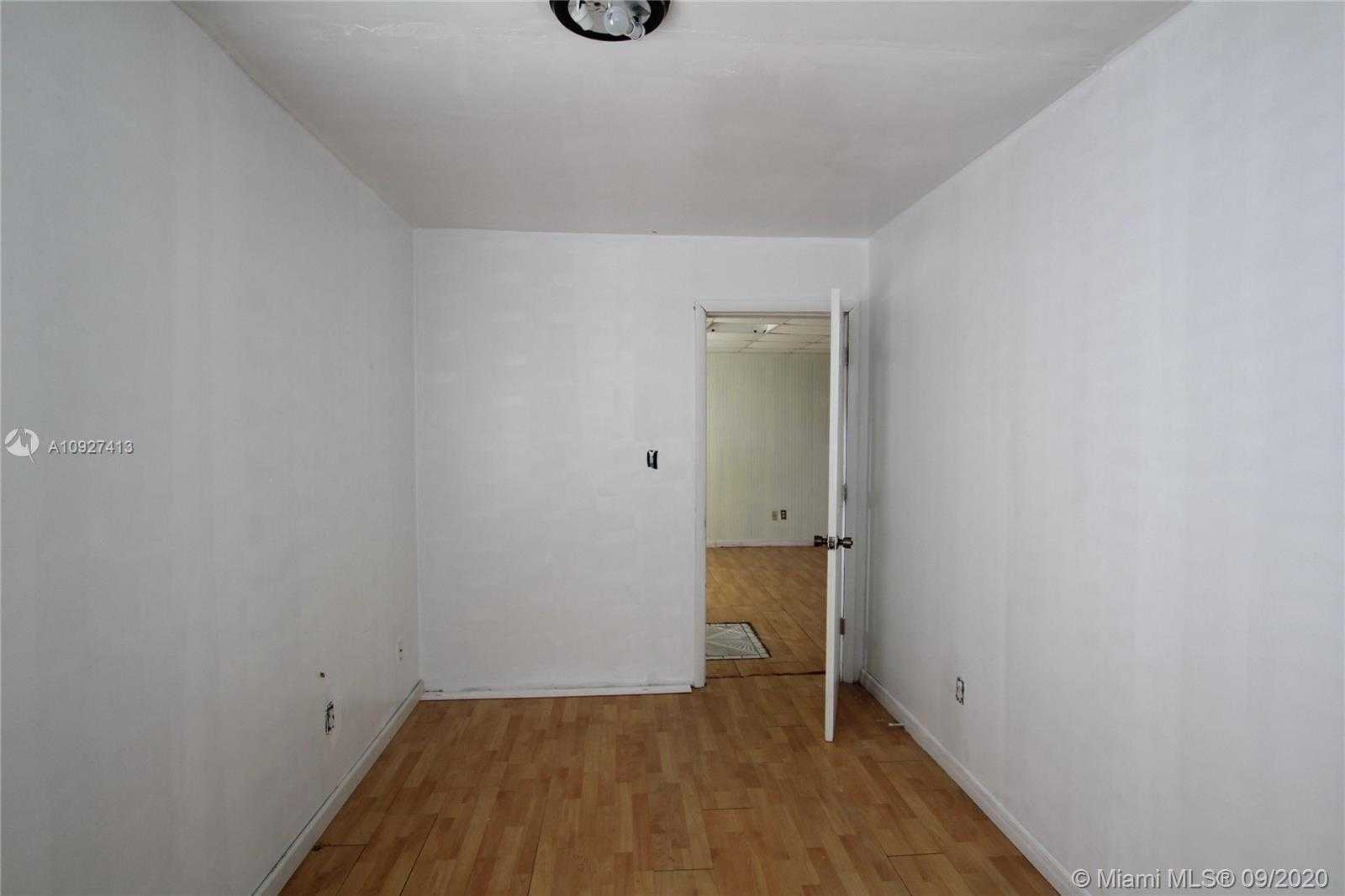 Small Image of 1052 10TH STREET, Bulkhead Ridge Number 9