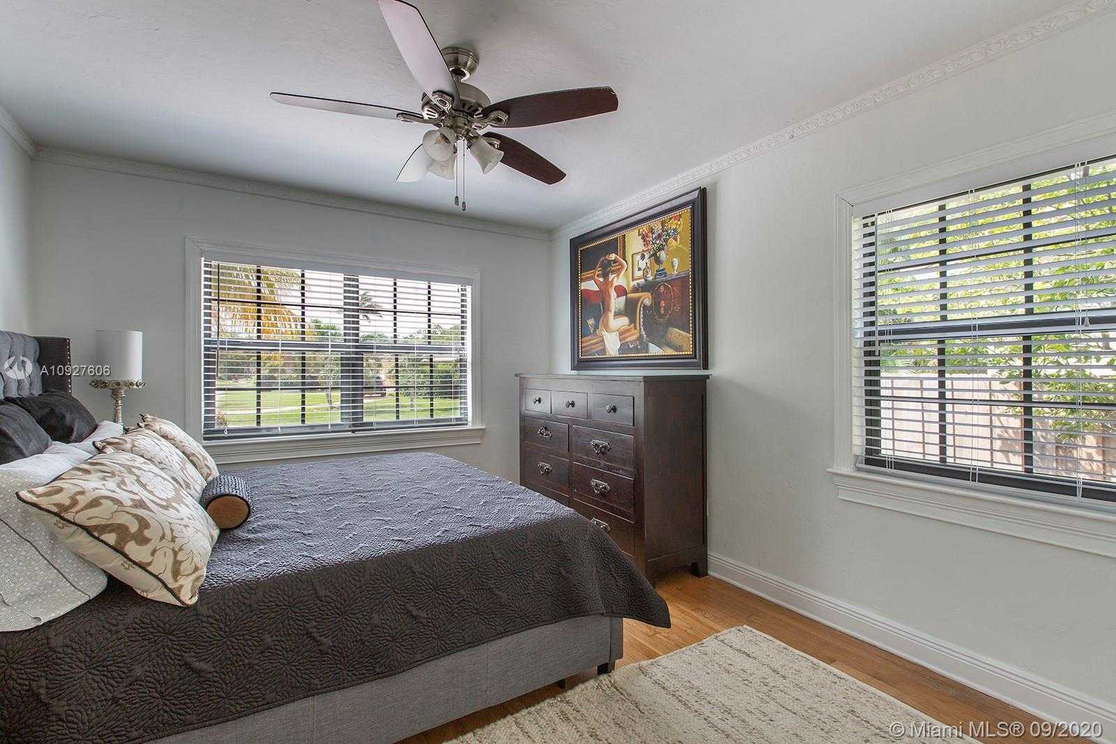 Small Image of 1059 NORTH EAST 88TH ST, Miami Number 13