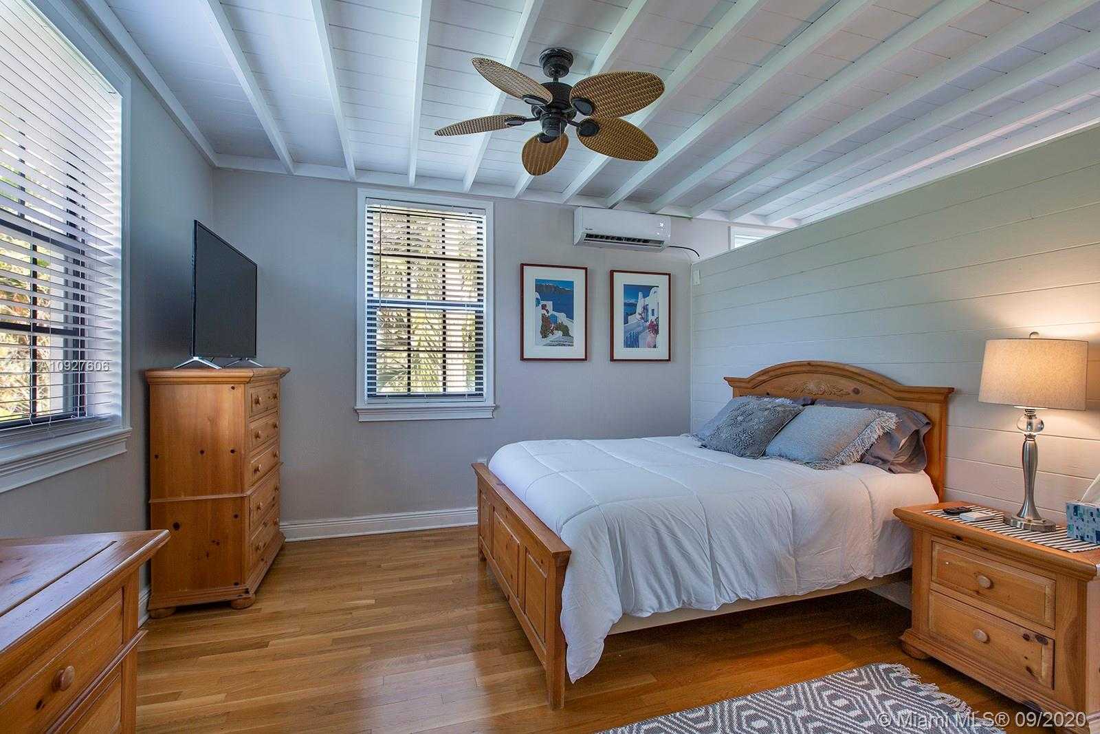 Small Image of 1059 NORTH EAST 88TH ST, Miami Number 19