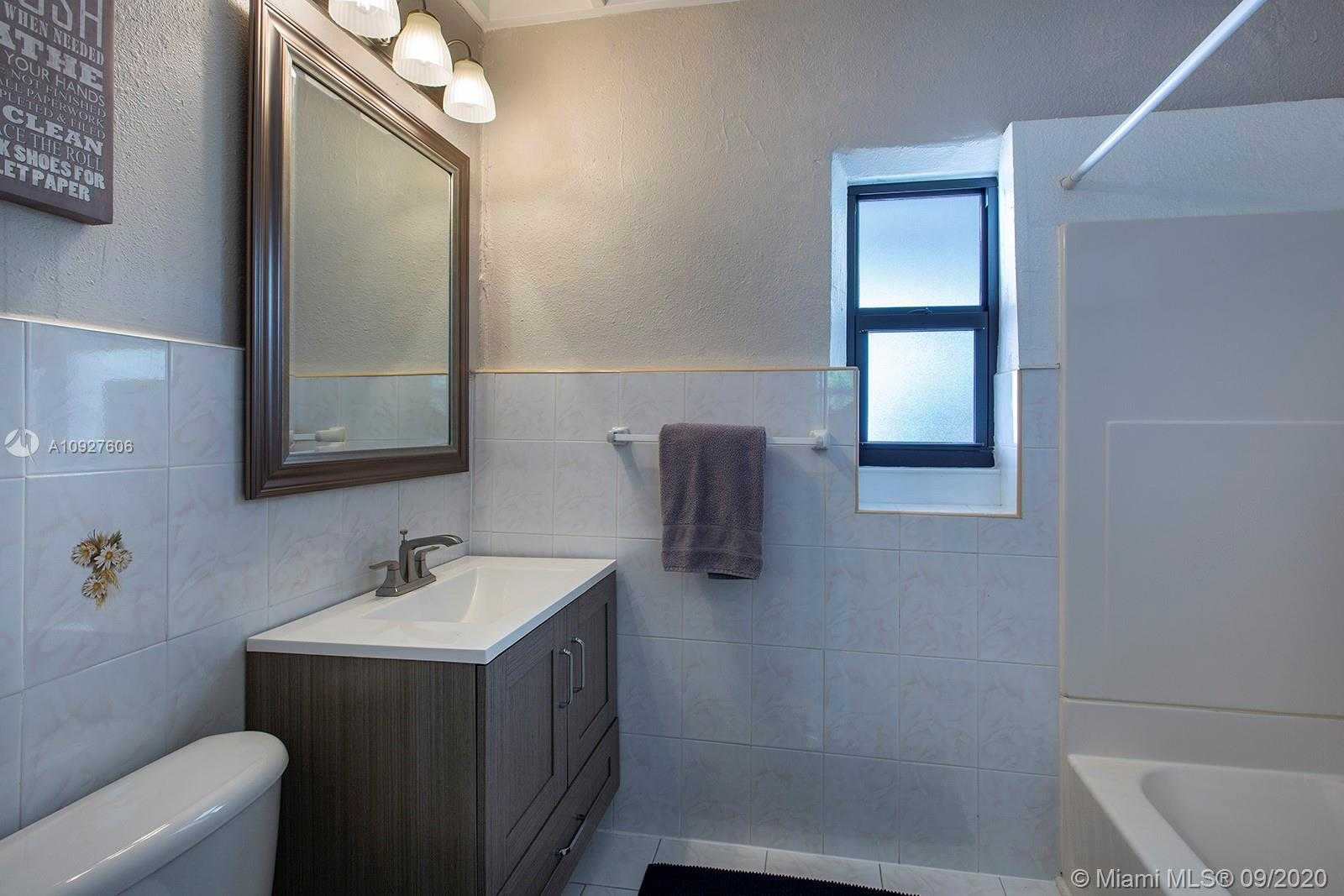 Small Image of 1059 NORTH EAST 88TH ST, Miami Number 20