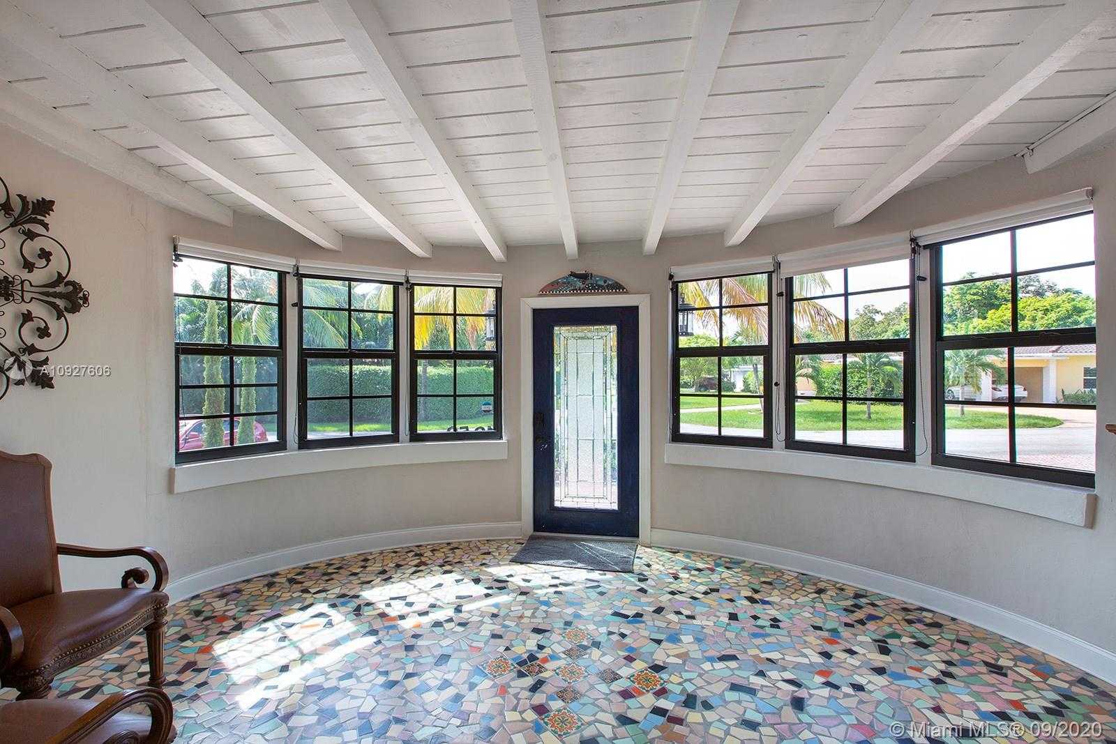 Small Image of 1059 NORTH EAST 88TH ST, Miami Number 3