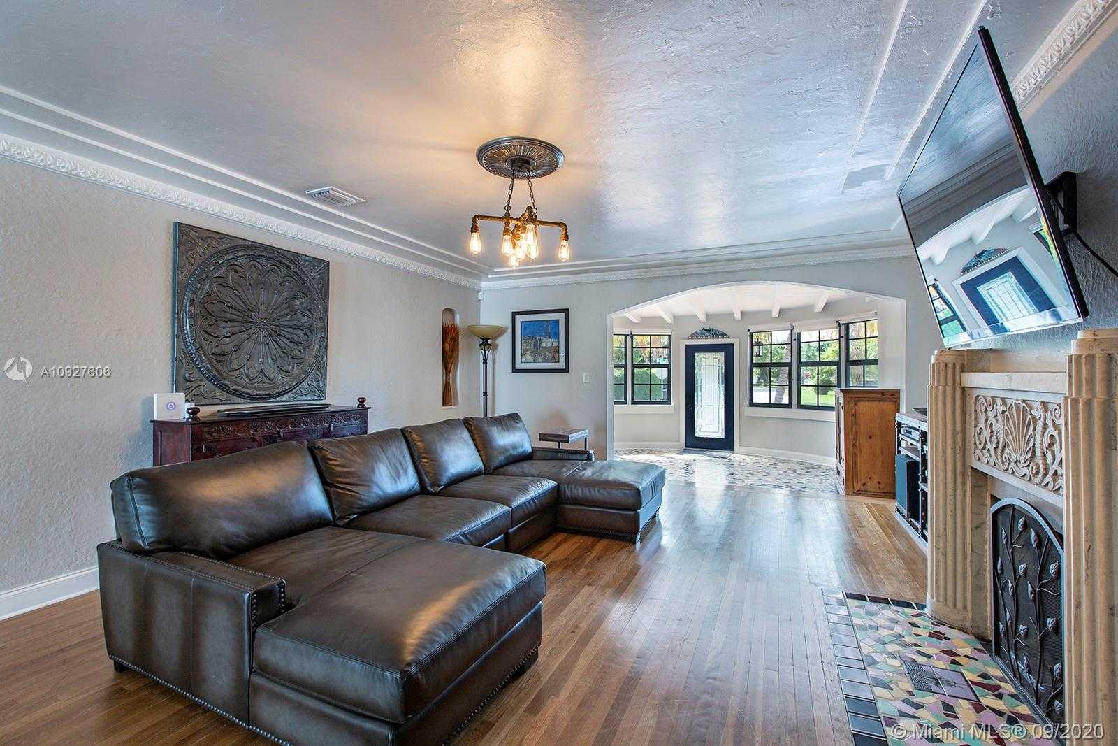 Small Image of 1059 NORTH EAST 88TH ST, Miami Number 4