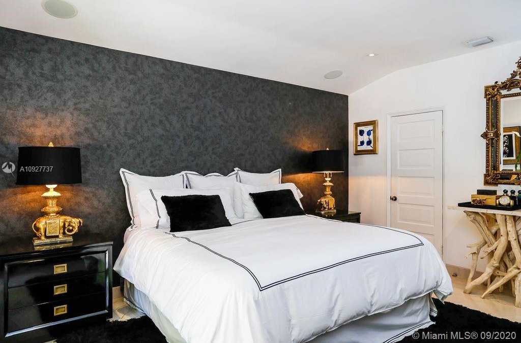 Small Image of 4437 SHERIDAN AVE, Miami Beach Number 13