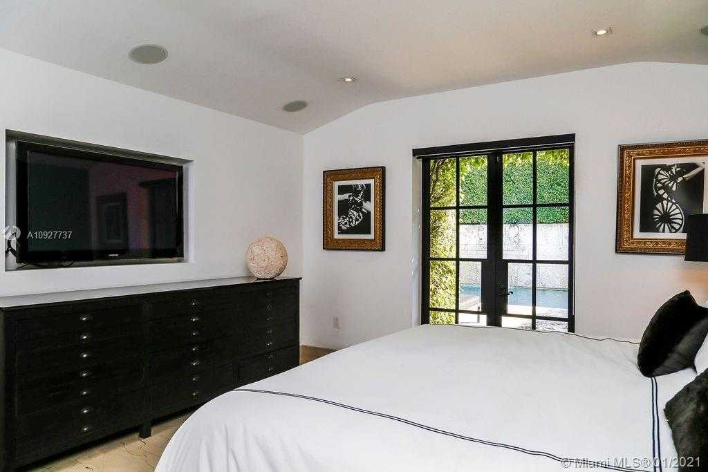 Small Image of 4437 SHERIDAN AVE, Miami Beach Number 5