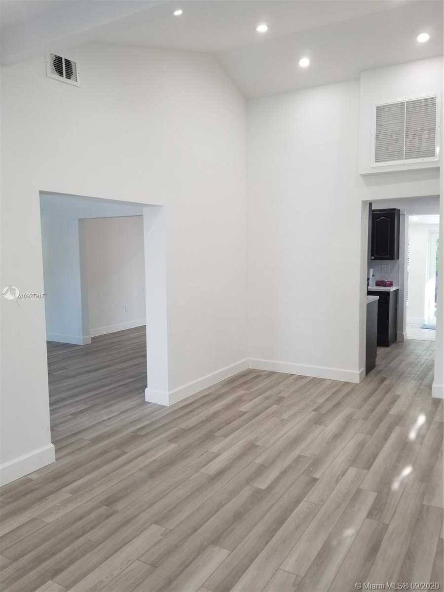 Small Image of 2740 SOUTH WEST 20TH ST, Miami Number 21