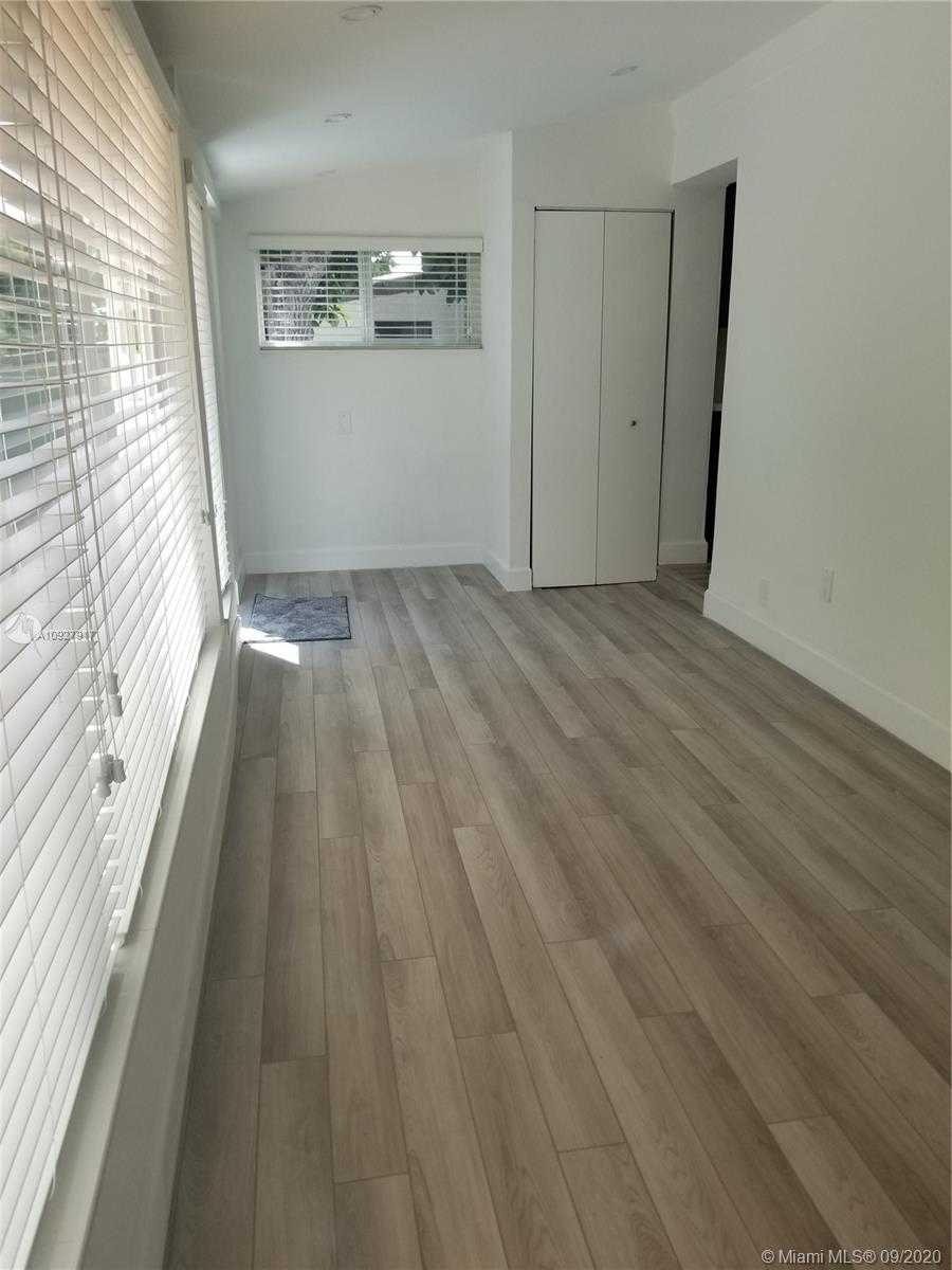 Small Image of 2740 SOUTH WEST 20TH ST, Miami Number 5