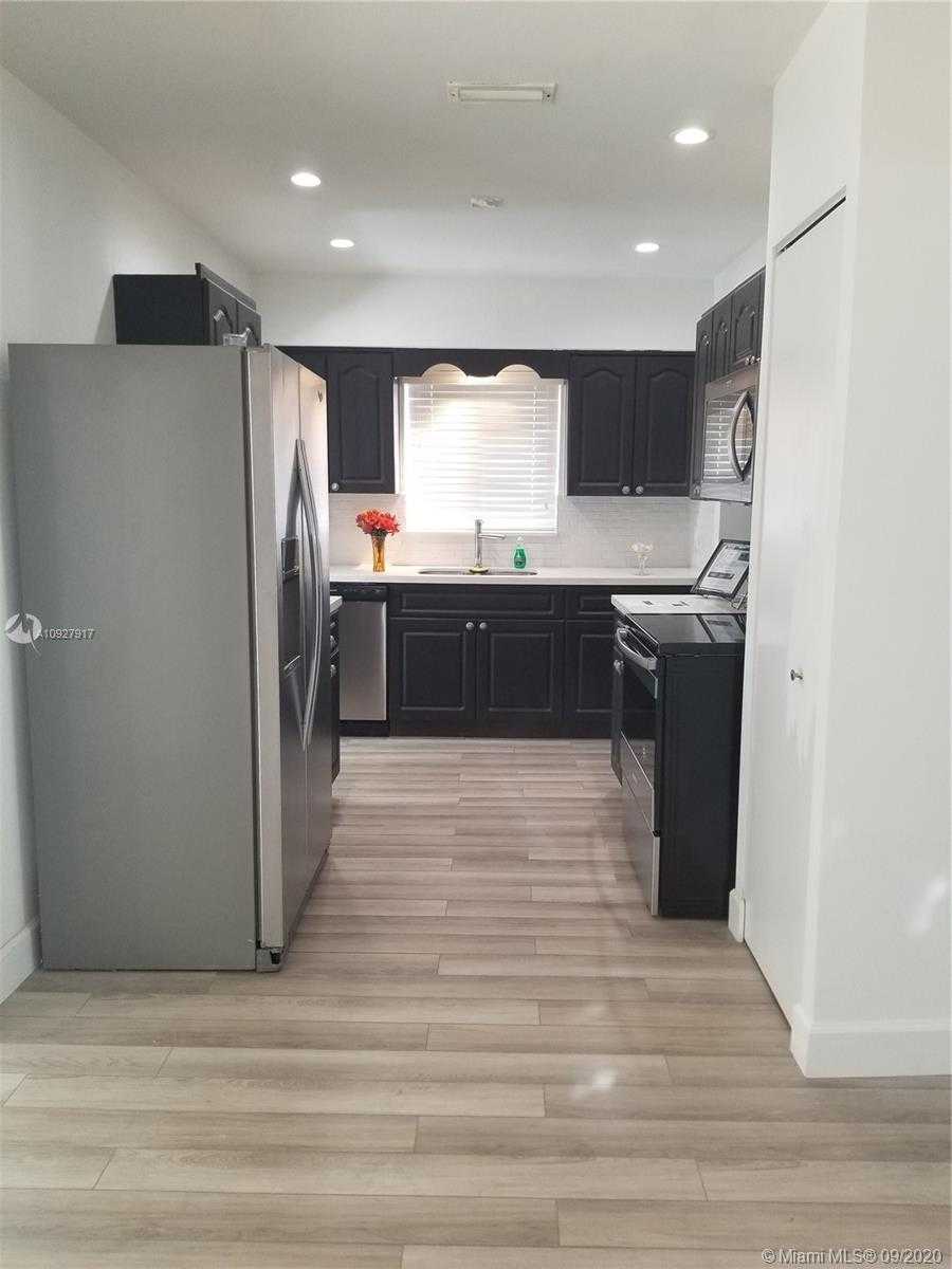 Small Image of 2740 SOUTH WEST 20TH ST, Miami Number 6