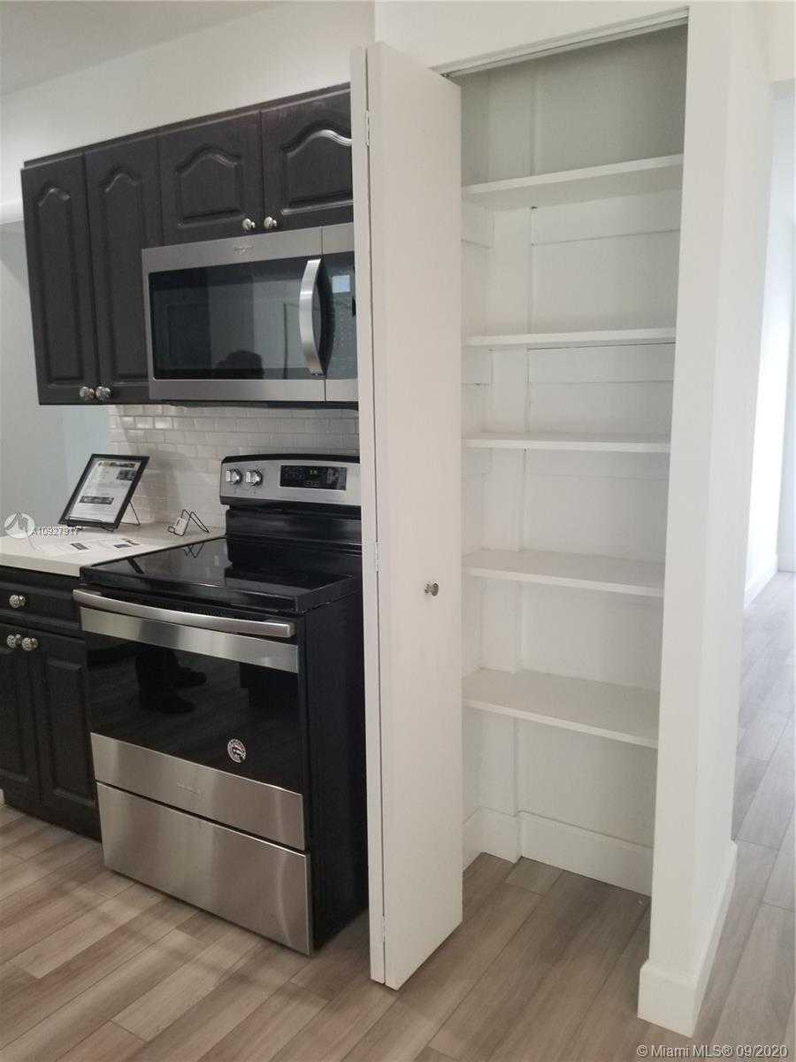Small Image of 2740 SOUTH WEST 20TH ST, Miami Number 7