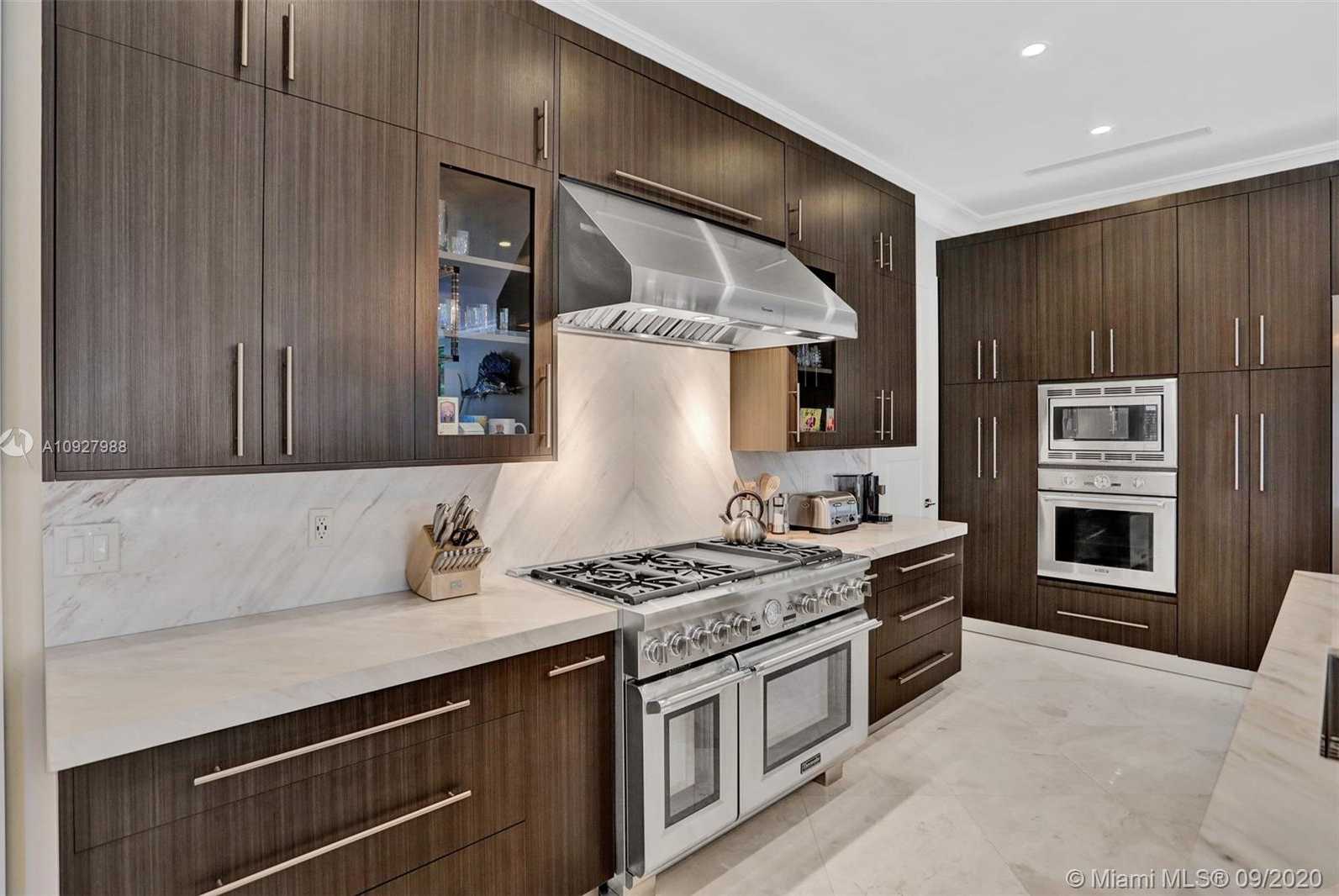 Small Image of 156 FIESTA WAY, Fort Lauderdale Number 18
