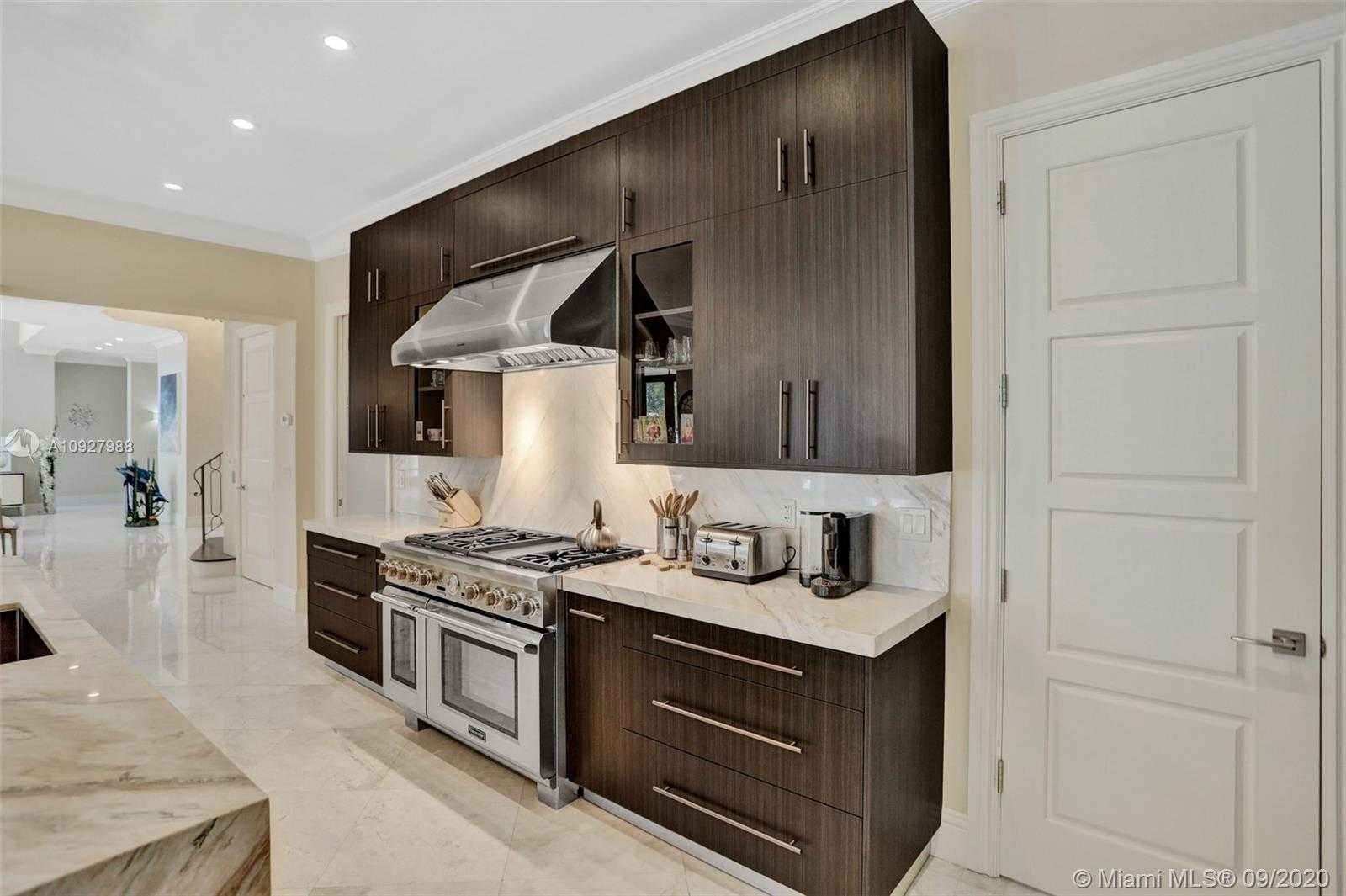 Small Image of 156 FIESTA WAY, Fort Lauderdale Number 21