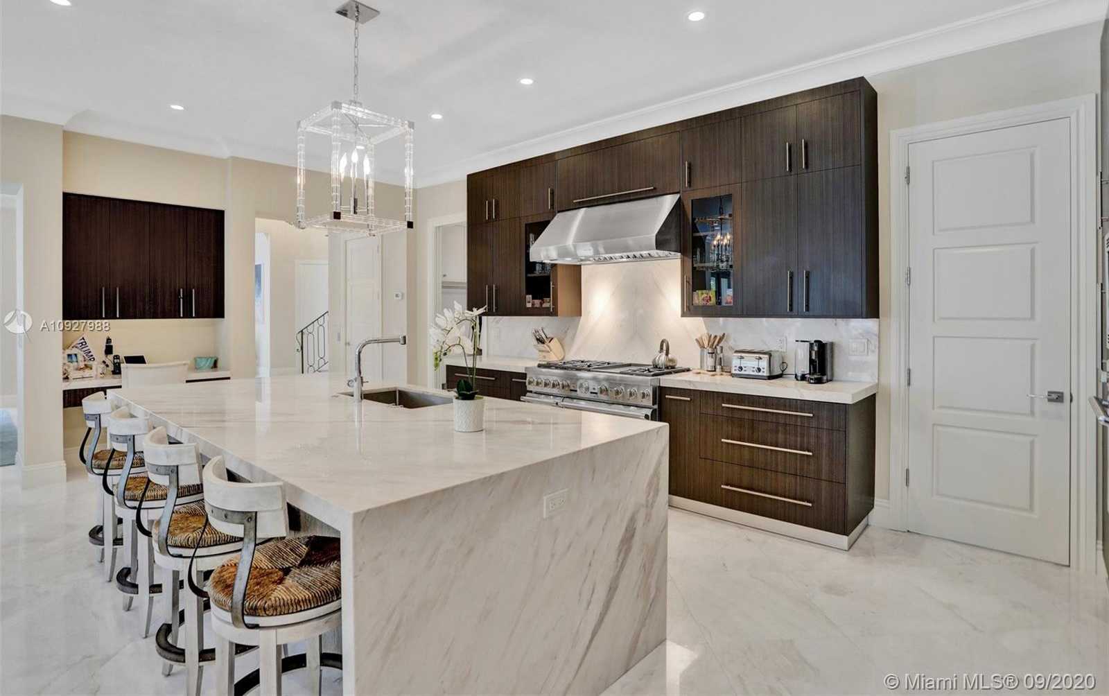 Small Image of 156 FIESTA WAY, Fort Lauderdale Number 24