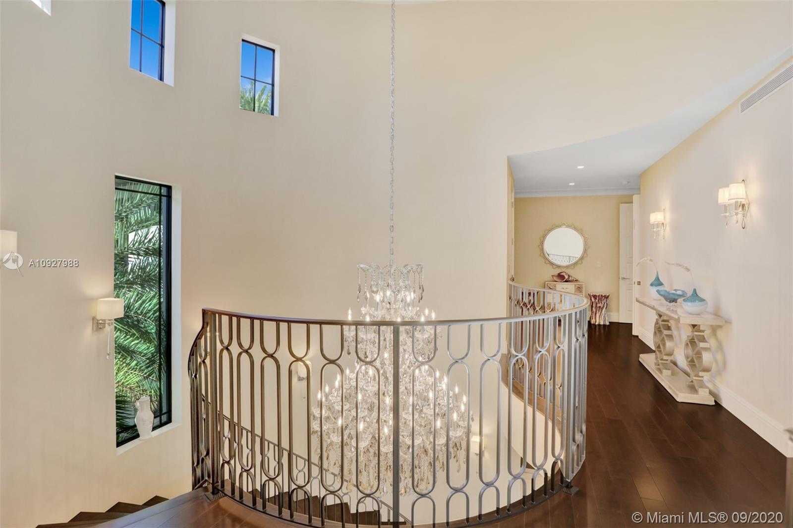 Small Image of 156 FIESTA WAY, Fort Lauderdale Number 50