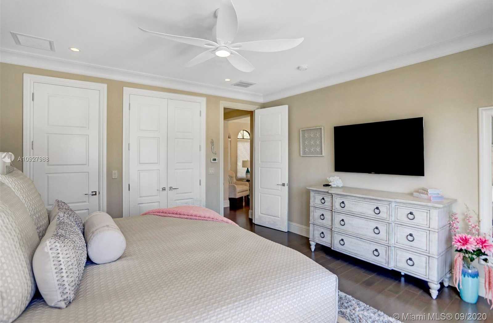 Small Image of 156 FIESTA WAY, Fort Lauderdale Number 57