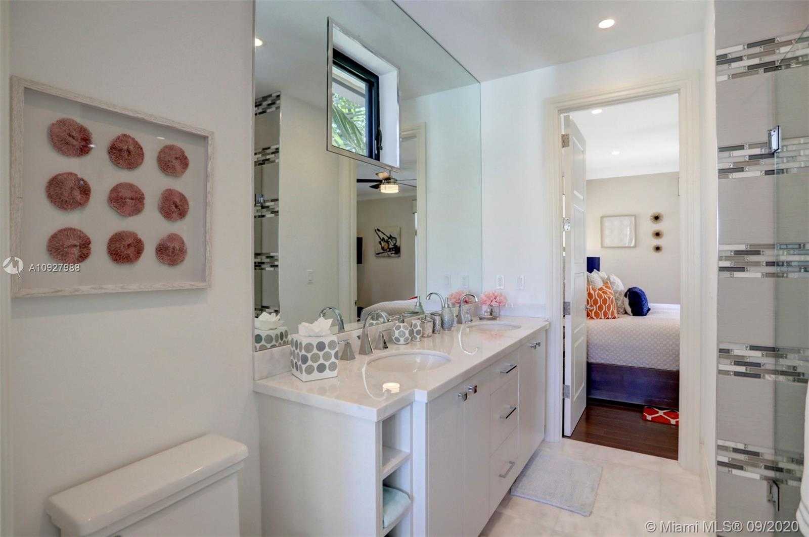 Small Image of 156 FIESTA WAY, Fort Lauderdale Number 61