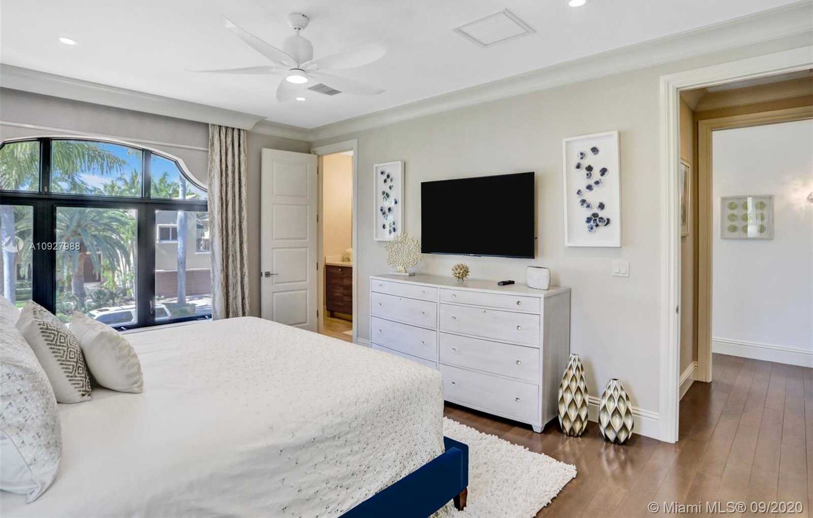 Small Image of 156 FIESTA WAY, Fort Lauderdale Number 65