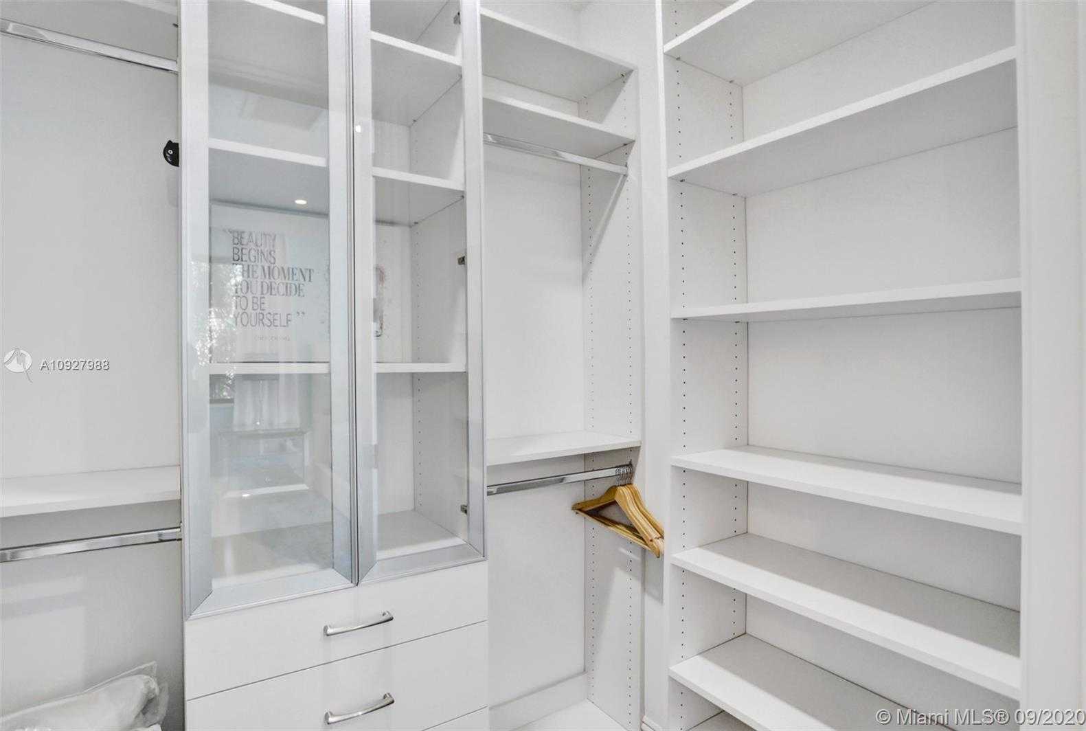 Small Image of 156 FIESTA WAY, Fort Lauderdale Number 72