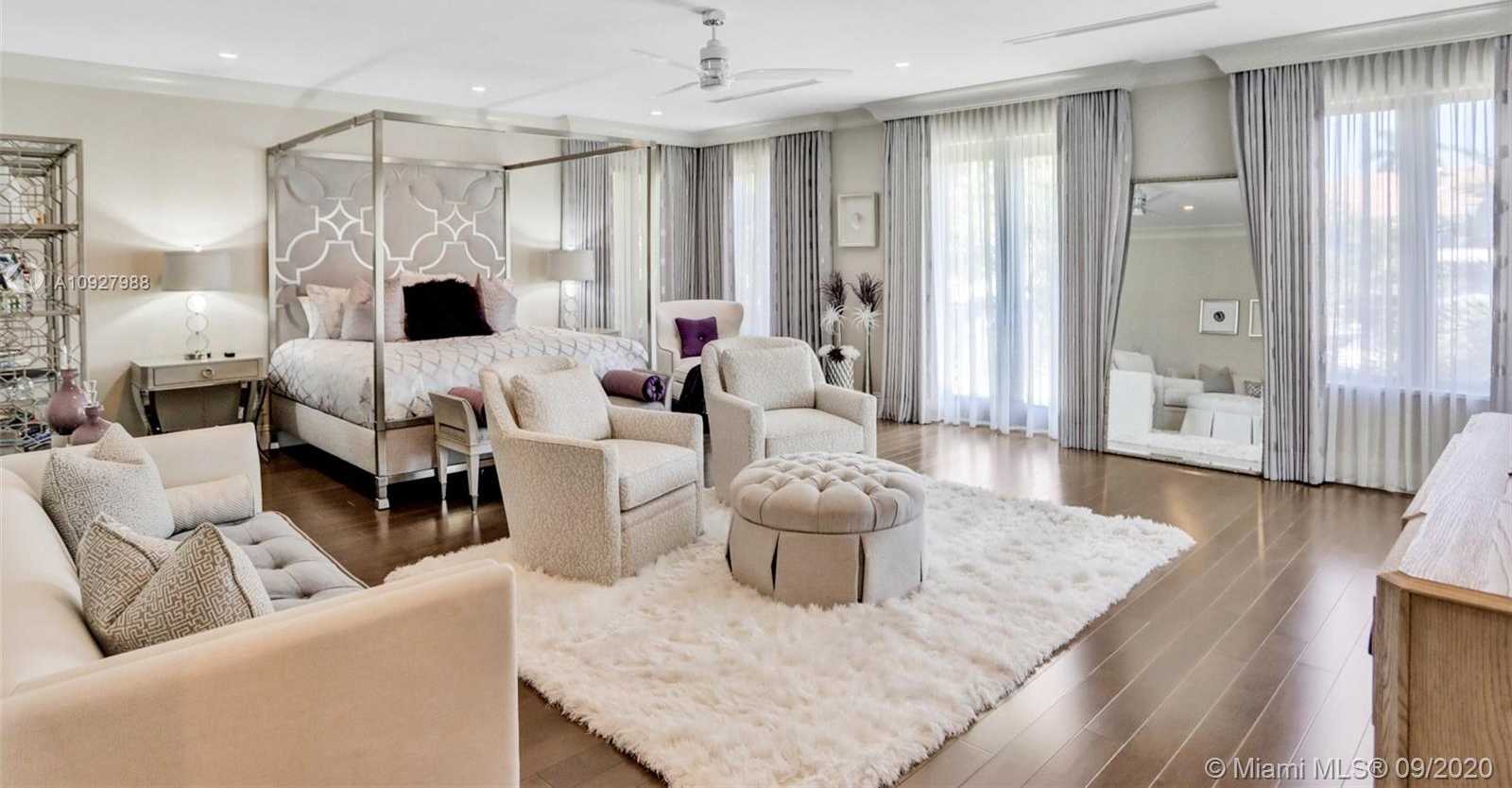 Small Image of 156 FIESTA WAY, Fort Lauderdale Number 77