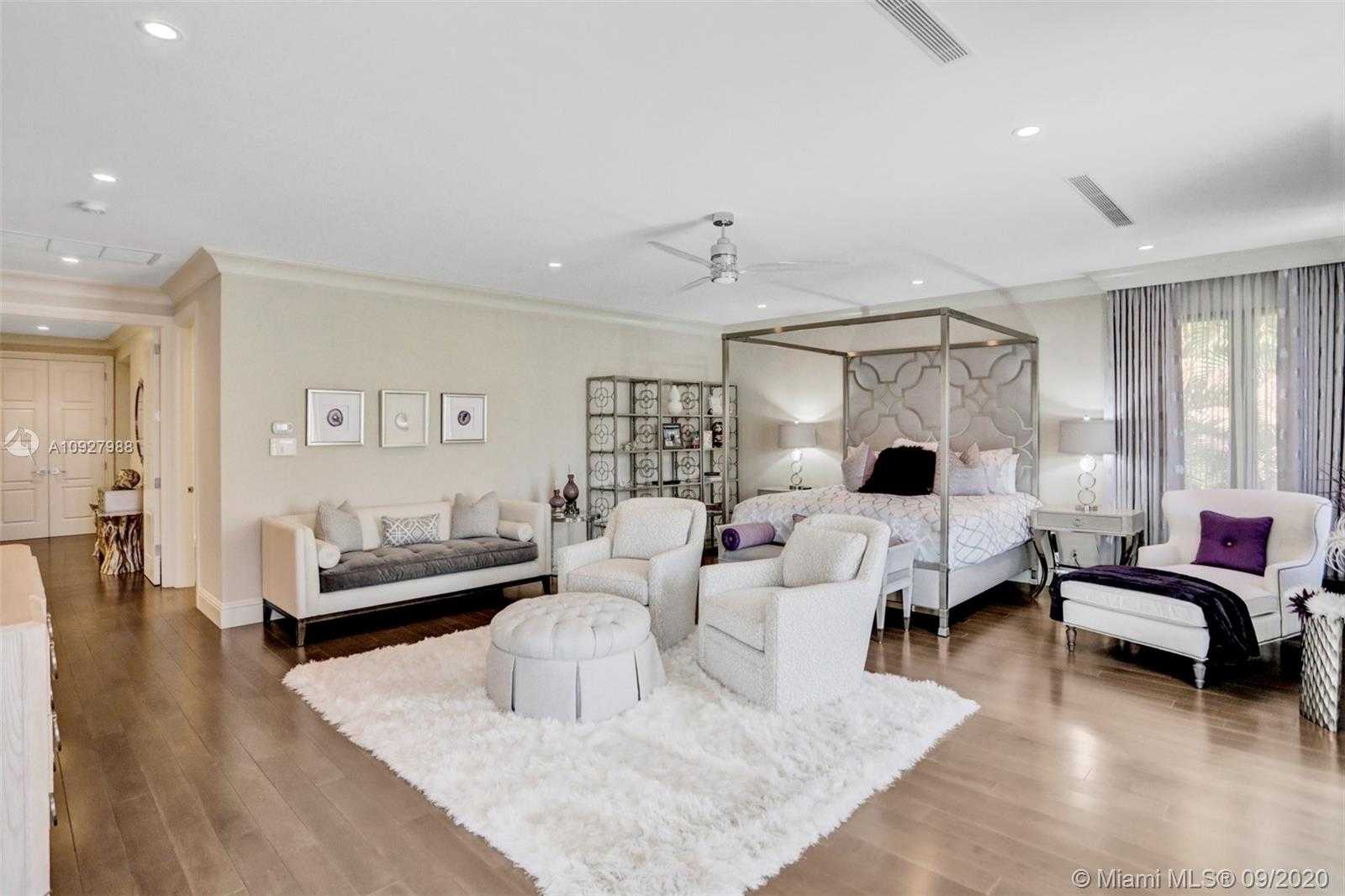 Small Image of 156 FIESTA WAY, Fort Lauderdale Number 78