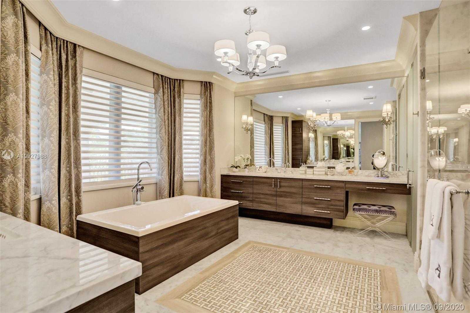 Small Image of 156 FIESTA WAY, Fort Lauderdale Number 81